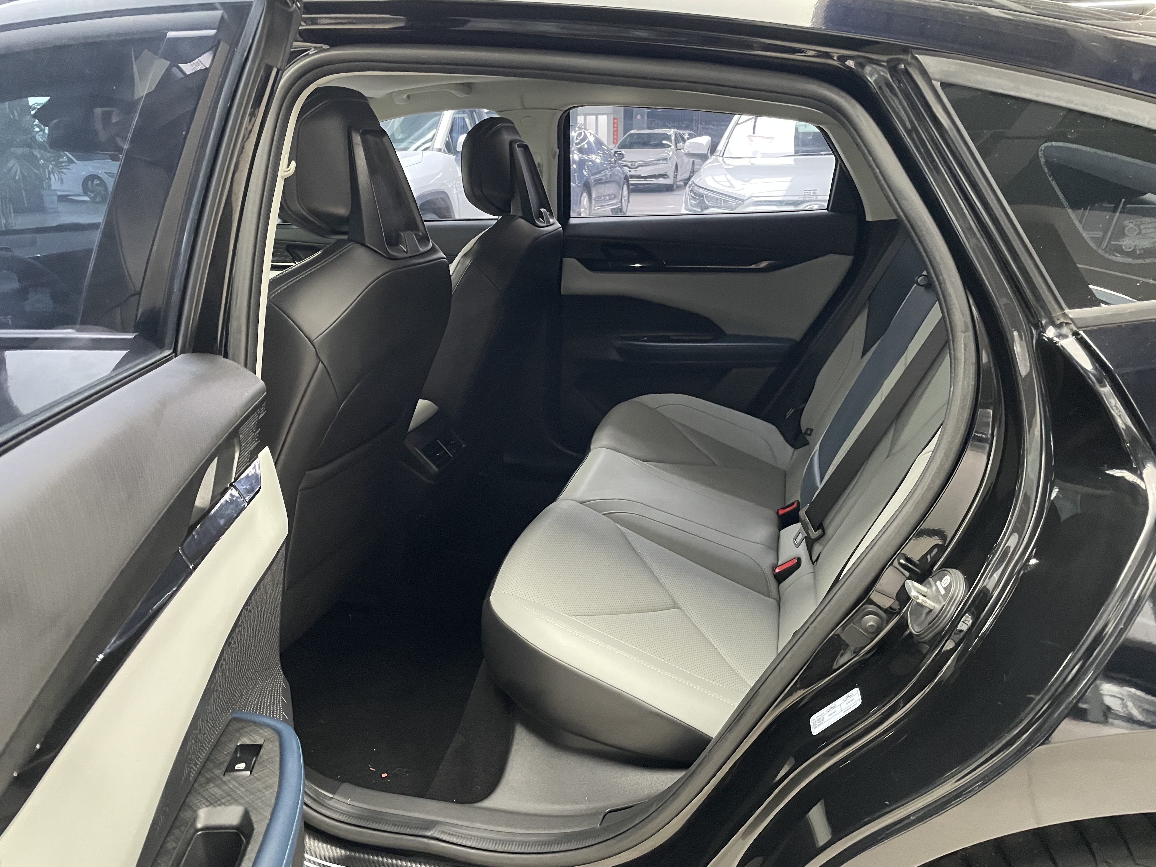 Changan UNI-K iDD 2023 car image #6