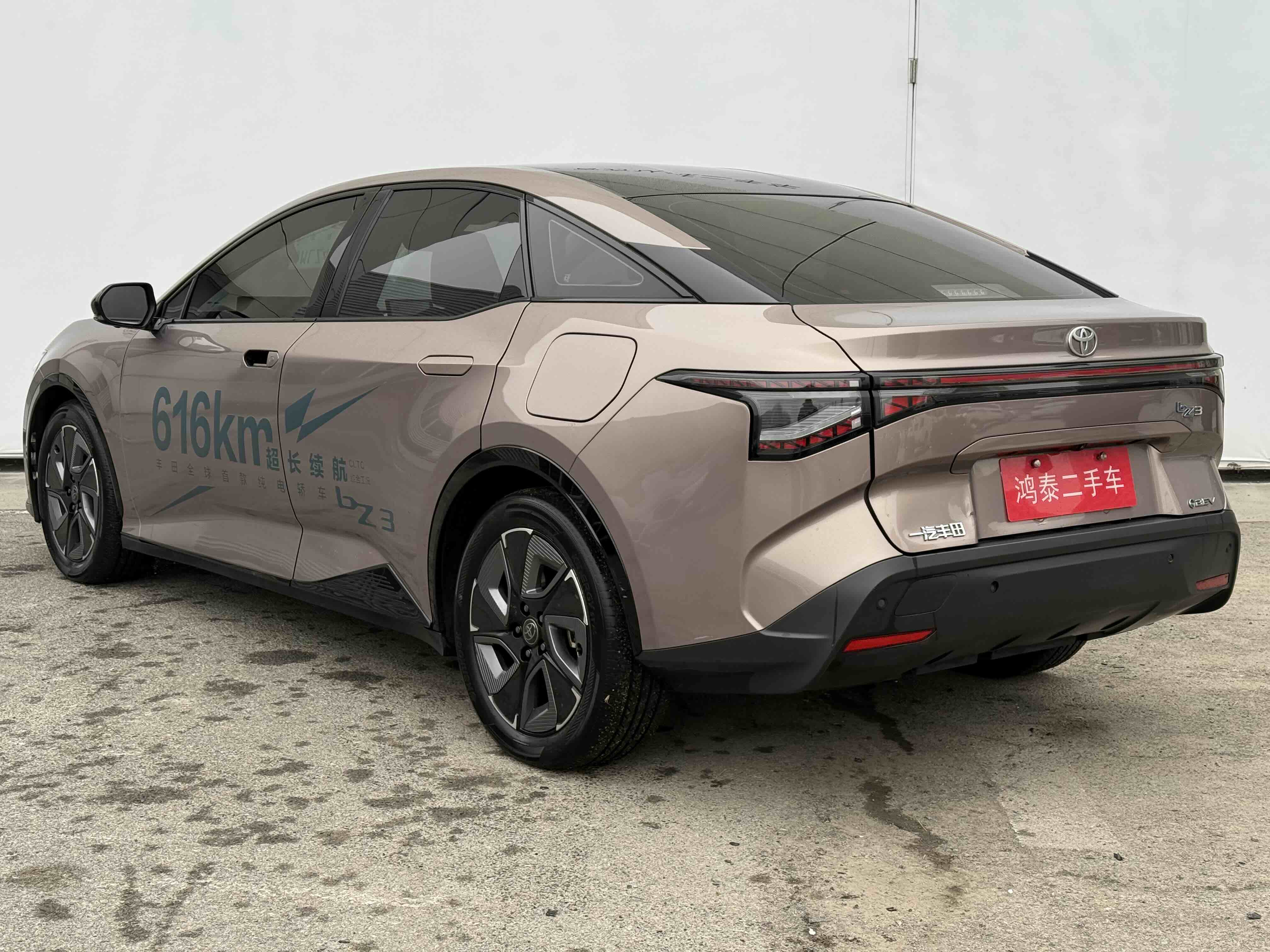 Toyota bZ3 2023 صورة سيارة #6