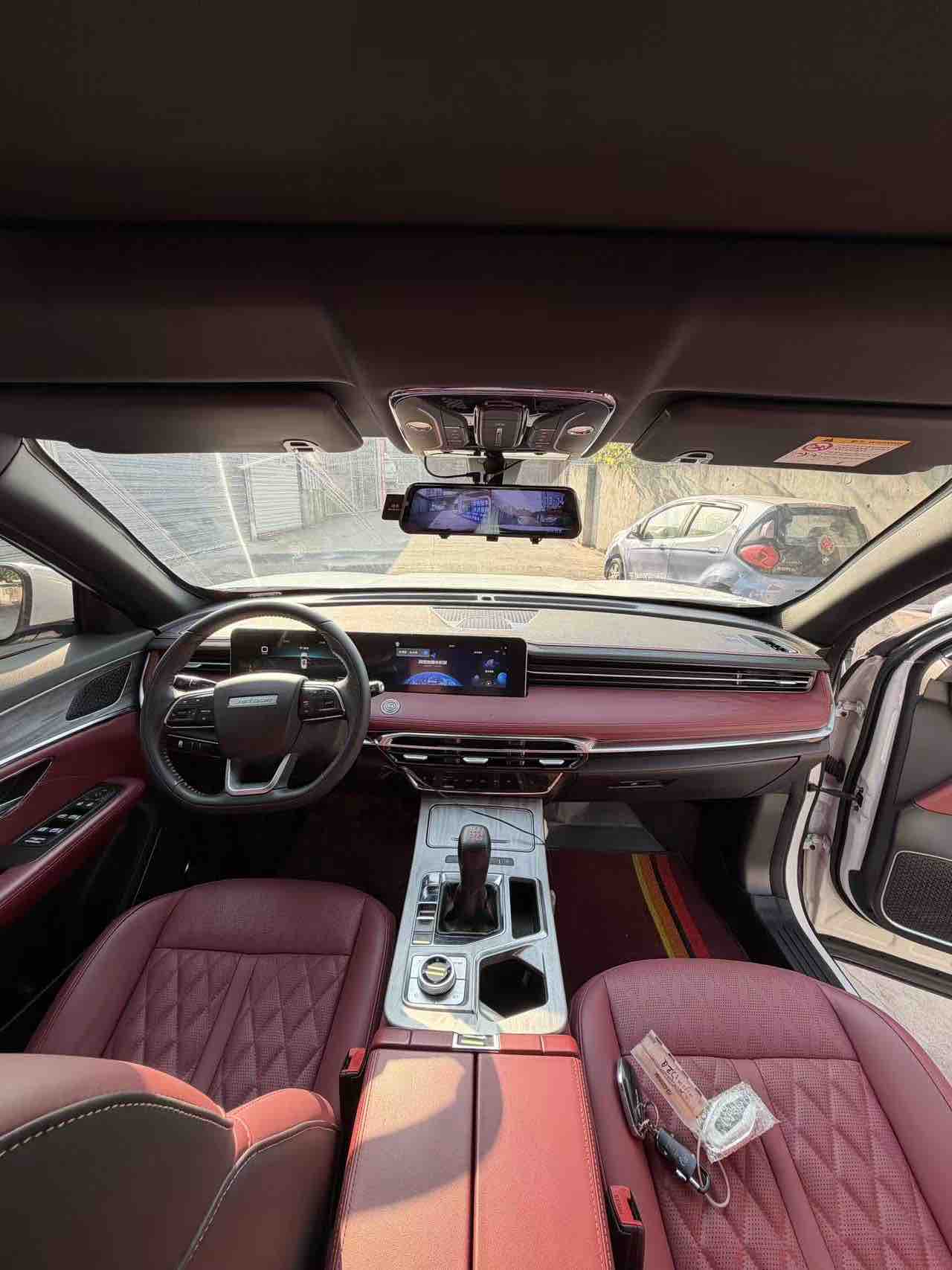 X70 PLUS 2023 car image #6