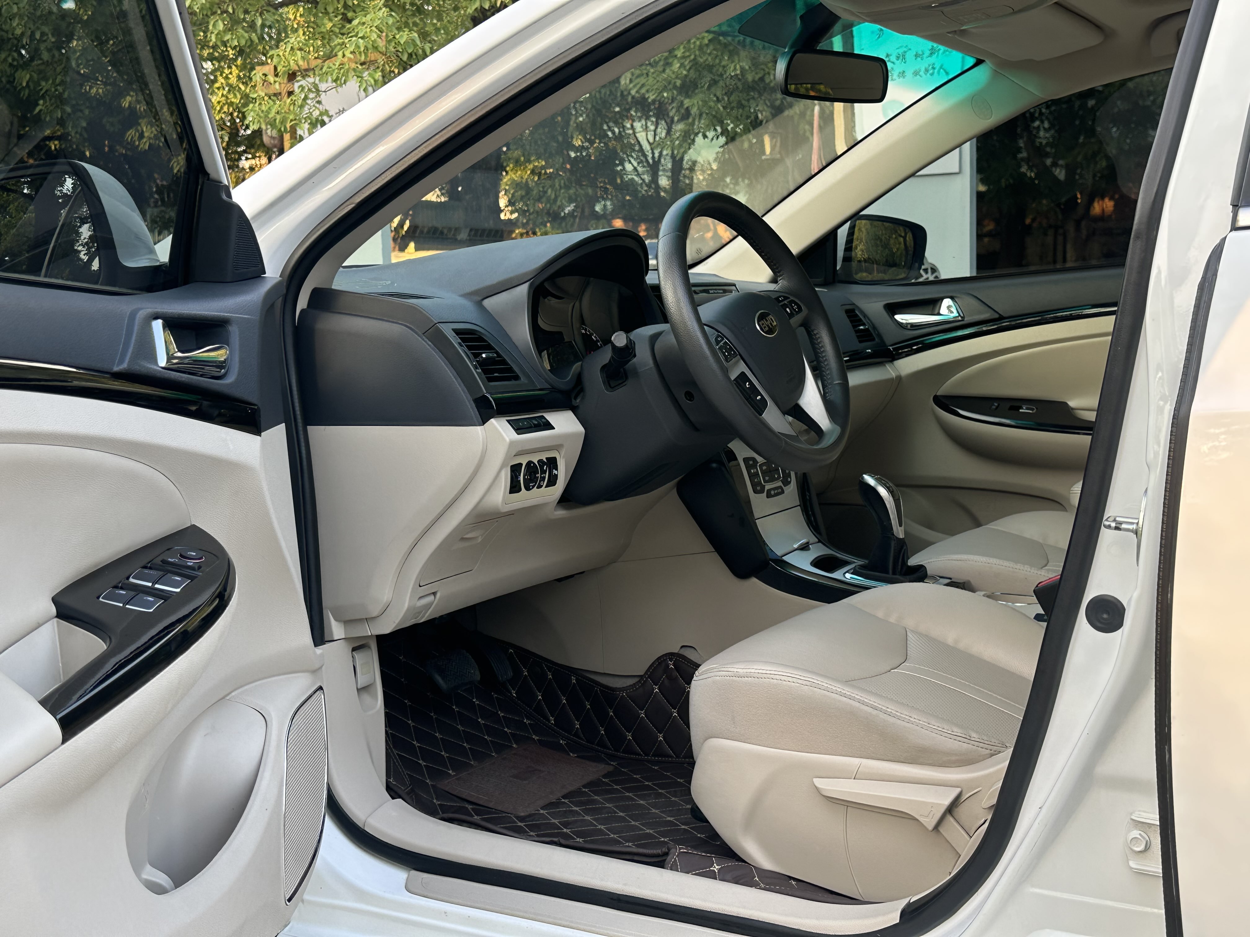 BYD G5 2017 #6 BYD G5 2017 car image #6