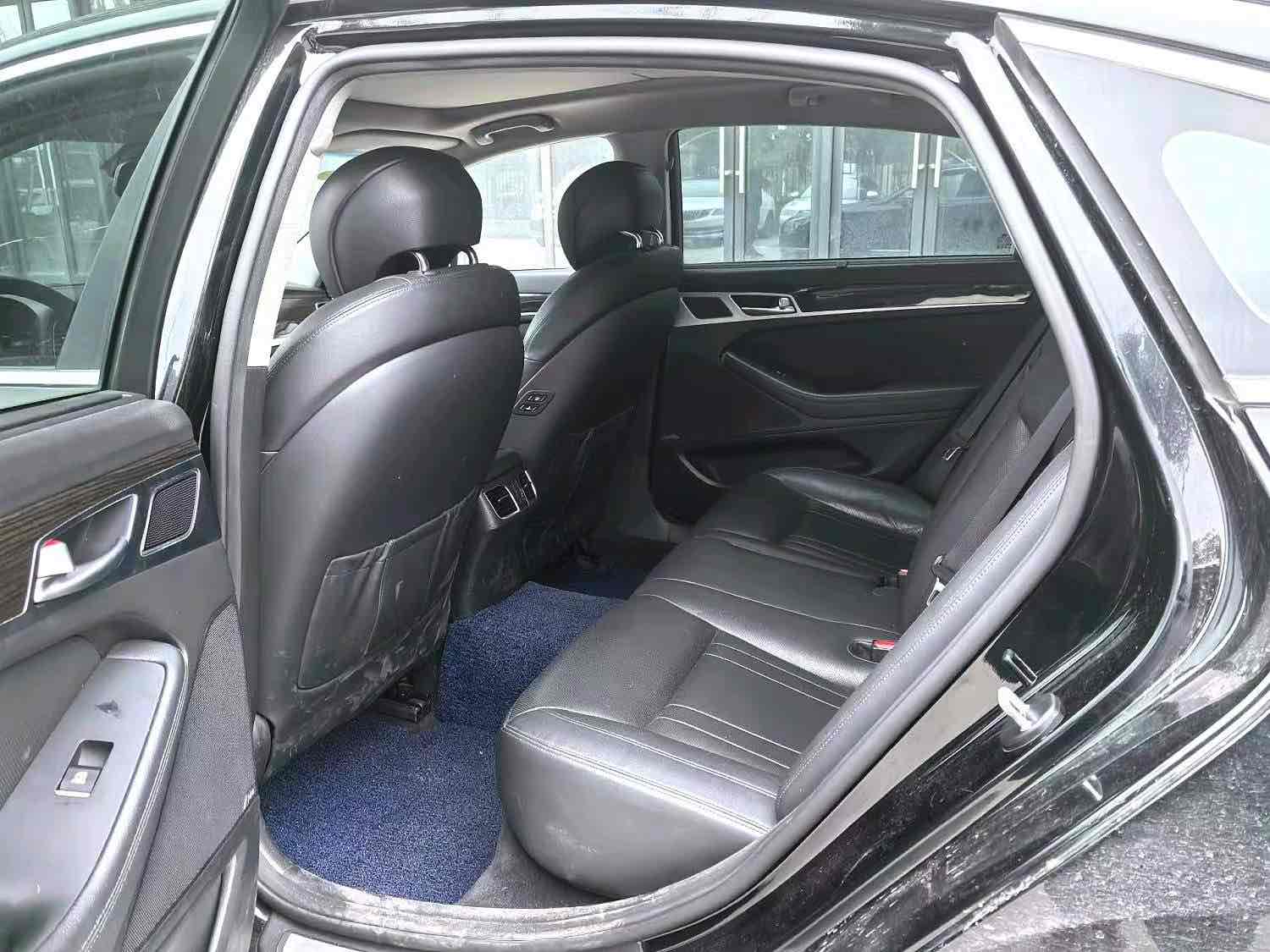 Hyundai Genesis 2016 صورة سيارة #6