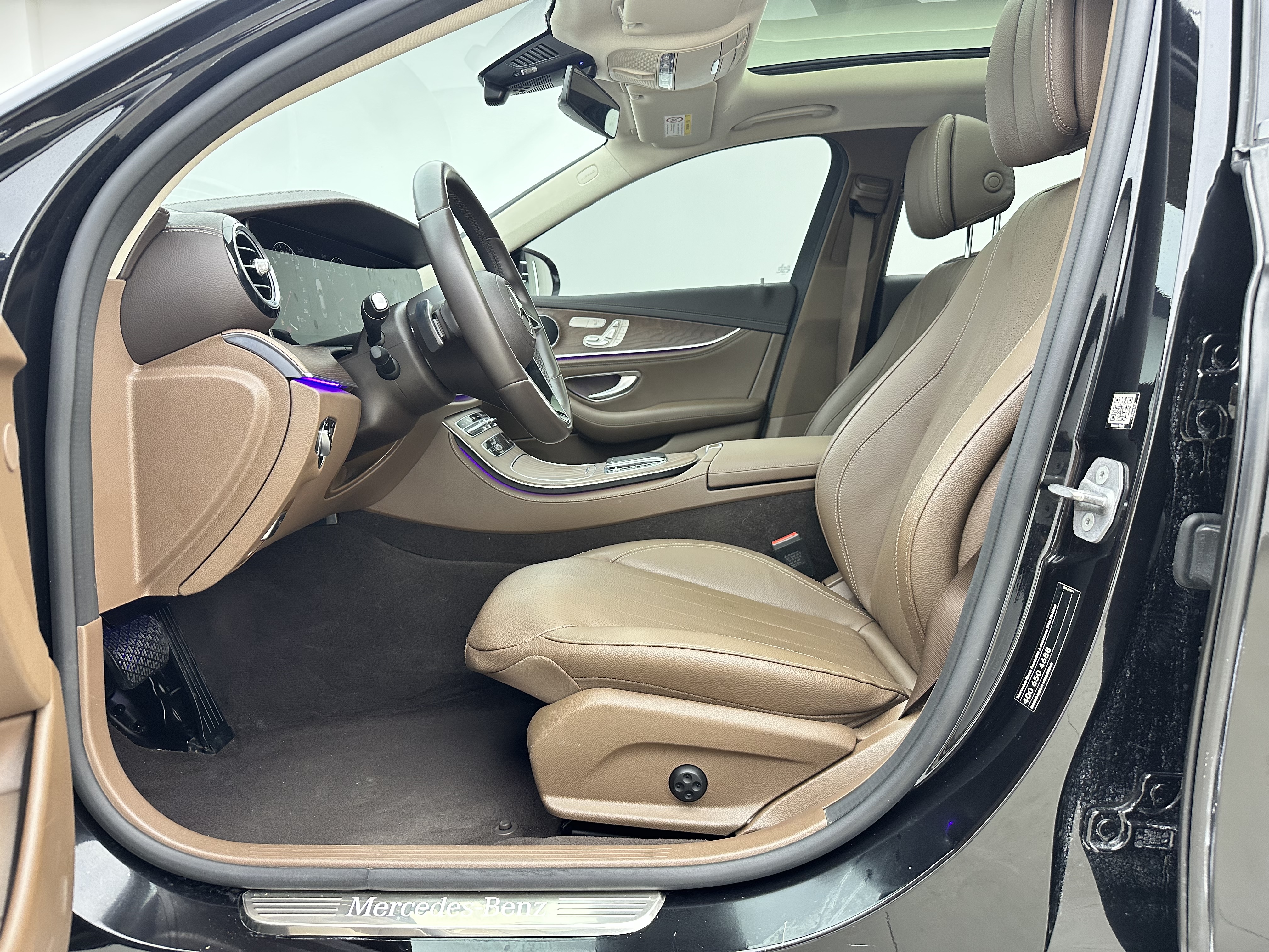 Mercedes-Benz E Class 2023 car image #6