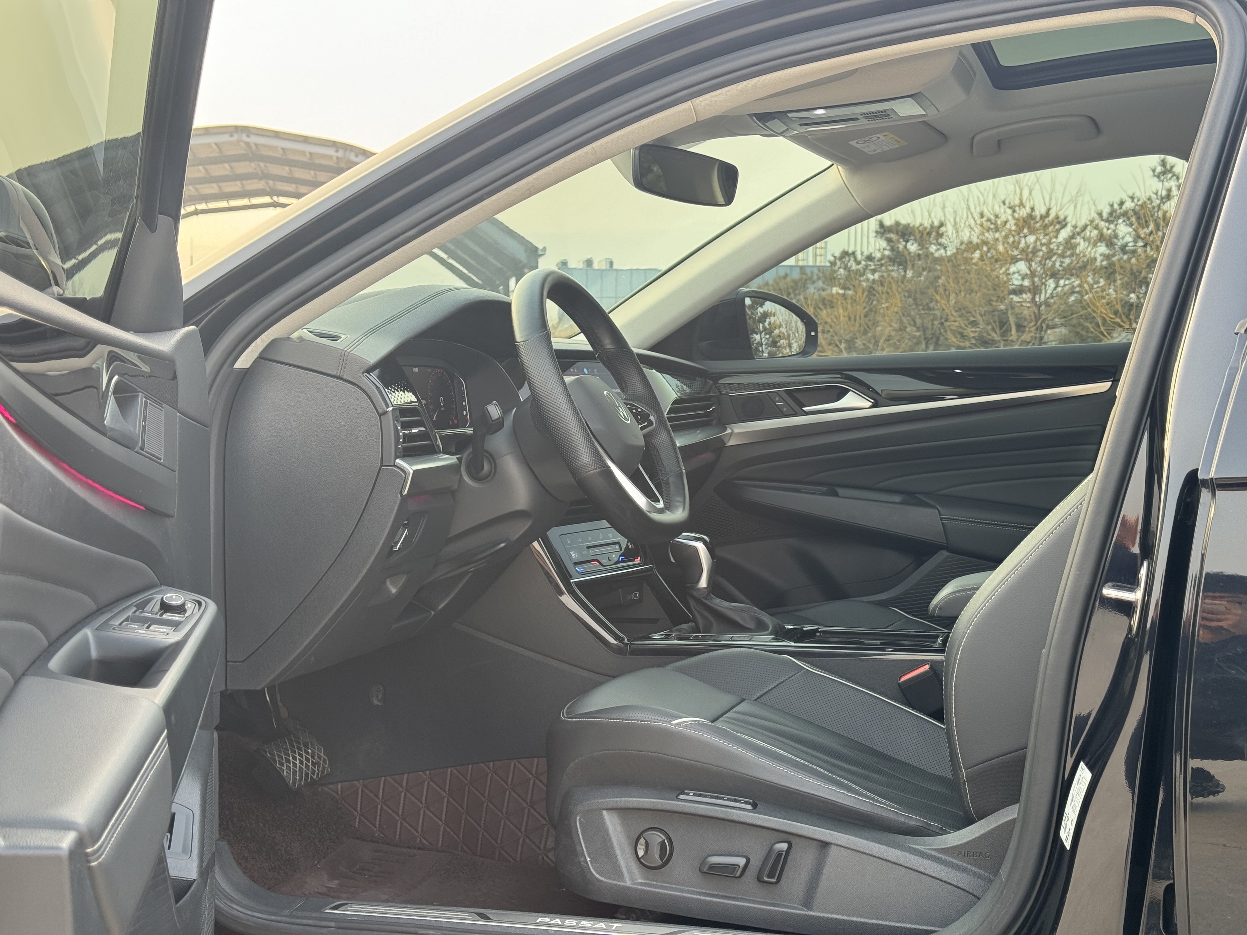 Volkswagen Passat 2023 immagine di auto #6