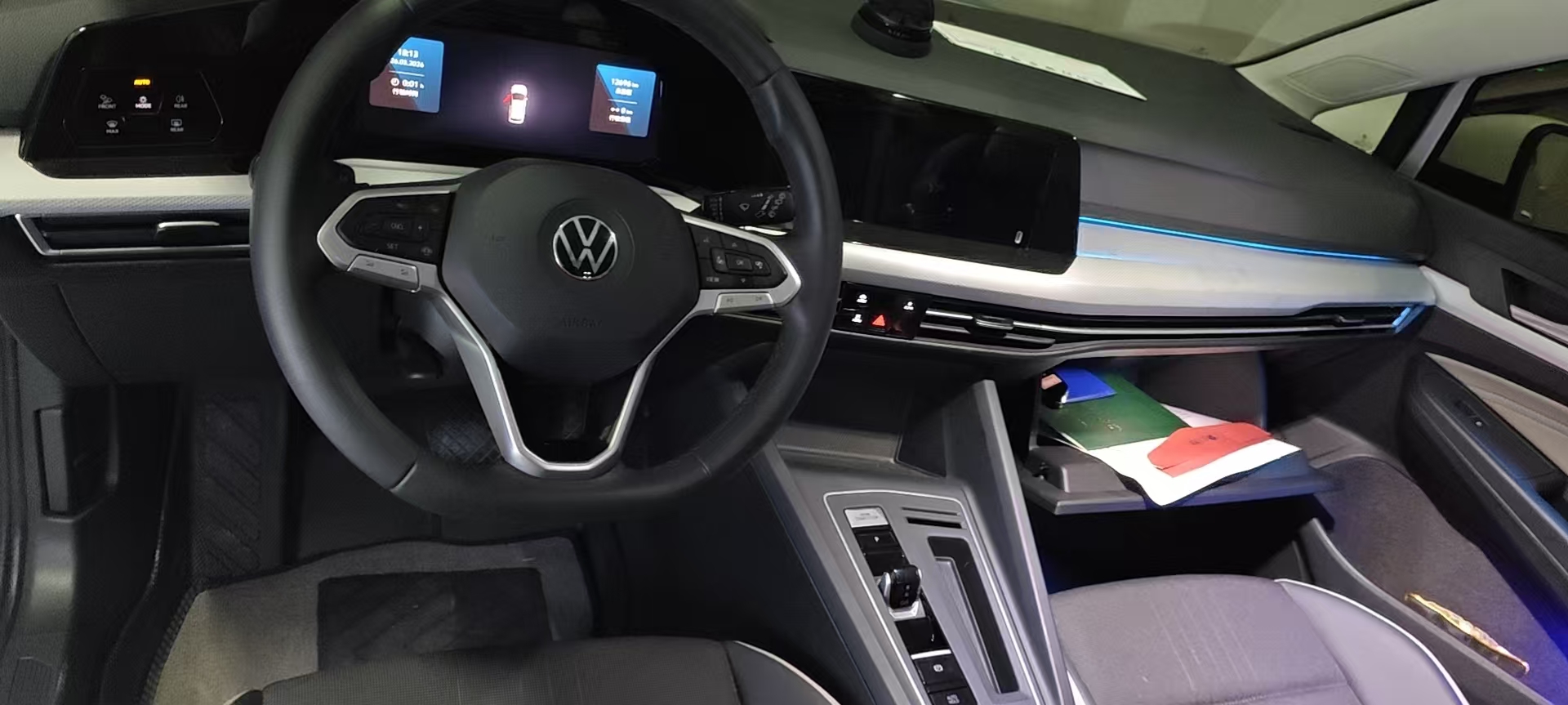 Volkswagen Golf 2024 immagine di auto #6