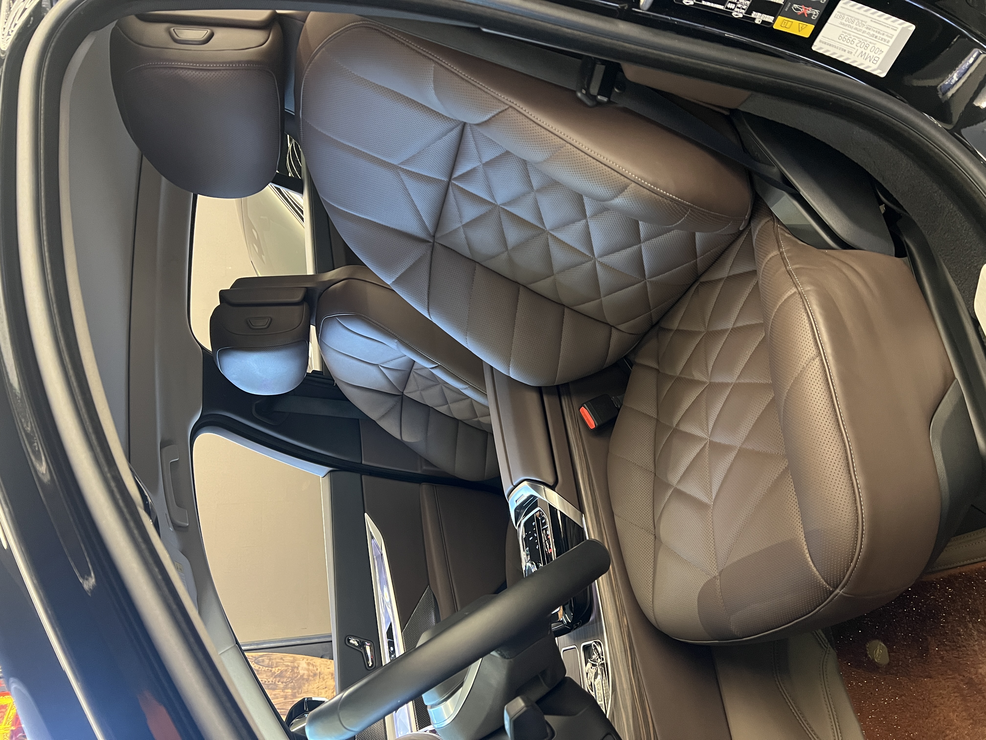 BMW i7 2023 car image #6