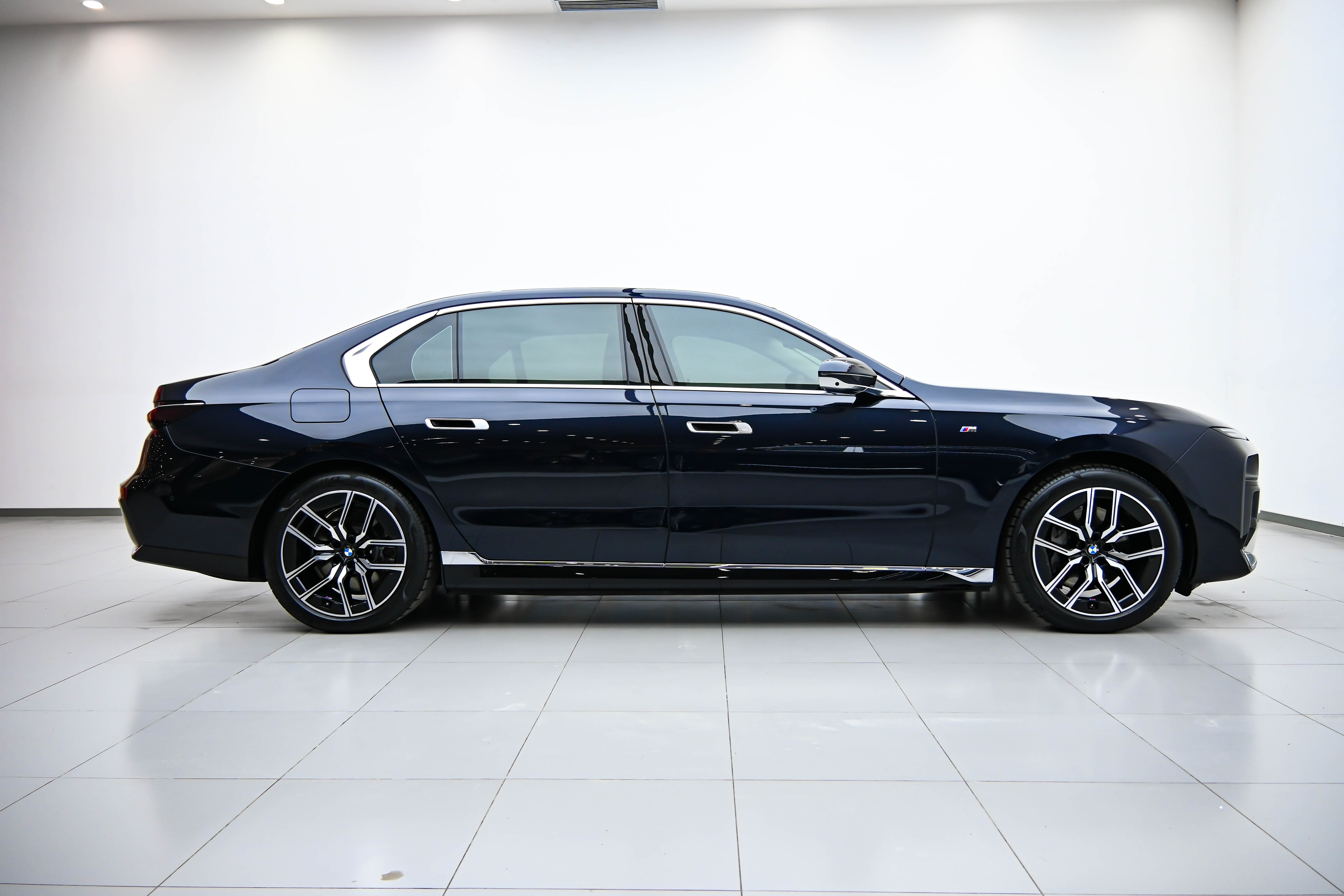 BMW i7 2024 #6 BMW i7 2024 car image #6