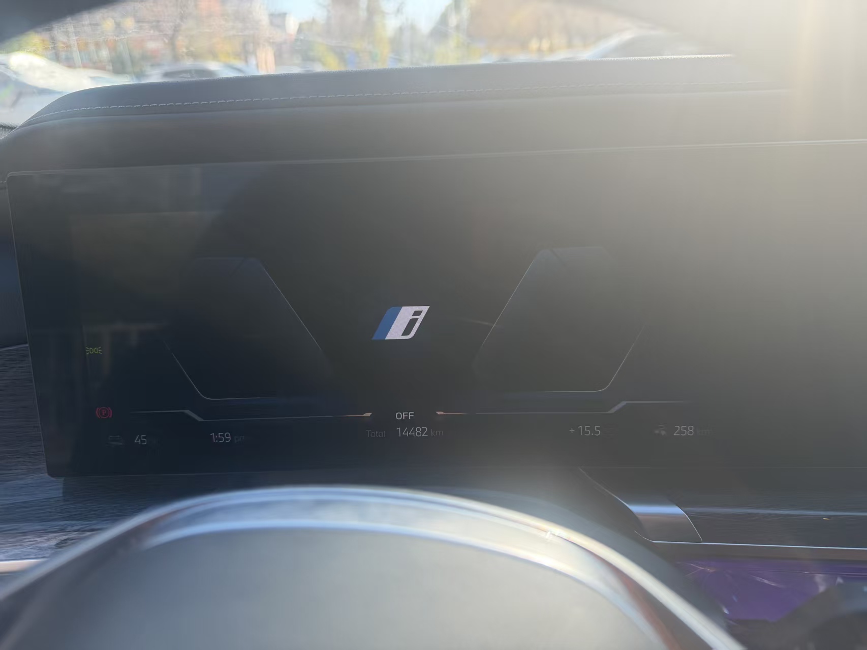 BMW i7 M70L 2024 car image #6