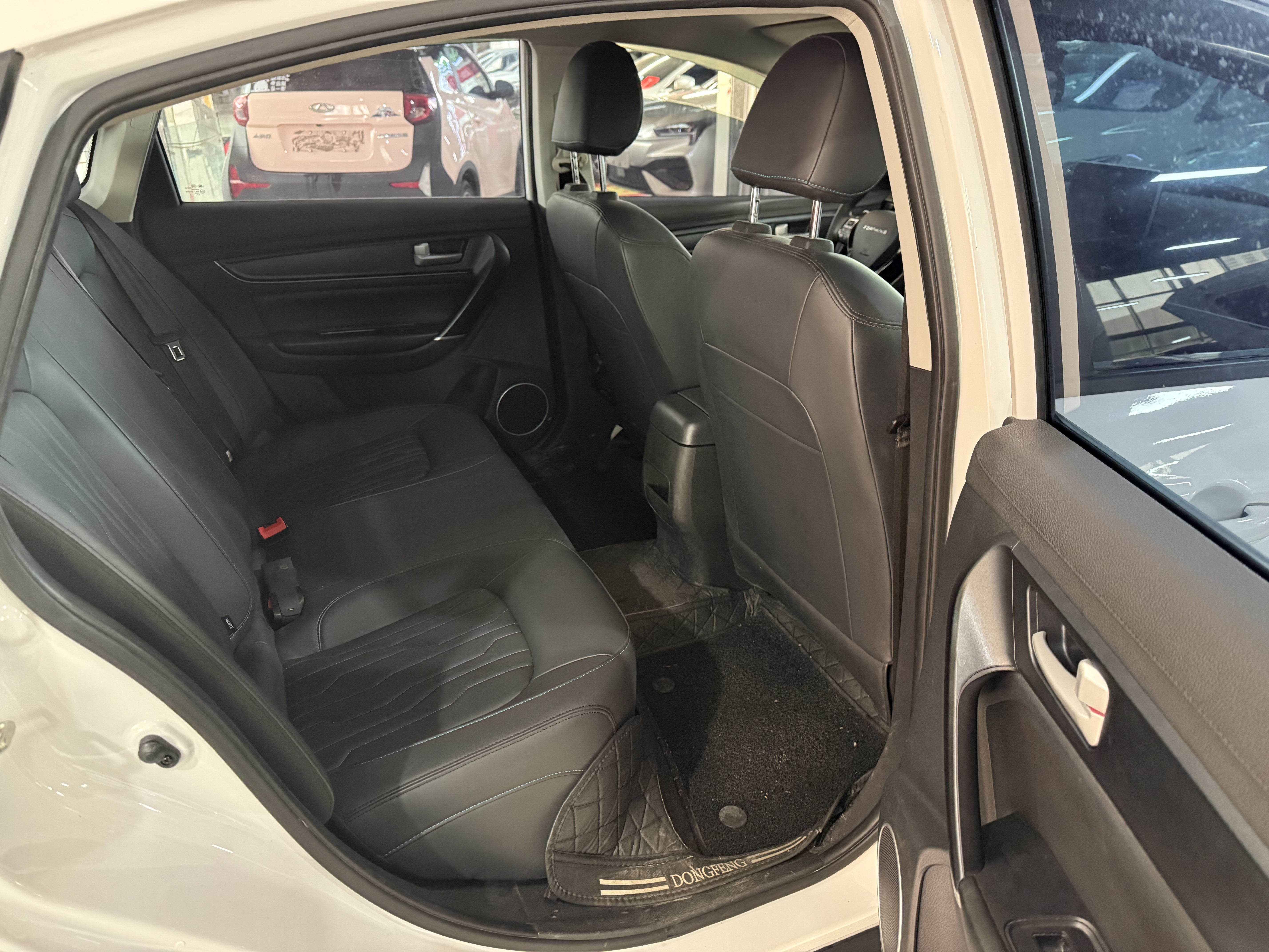 Forthing S60 EV 2023 car image #6