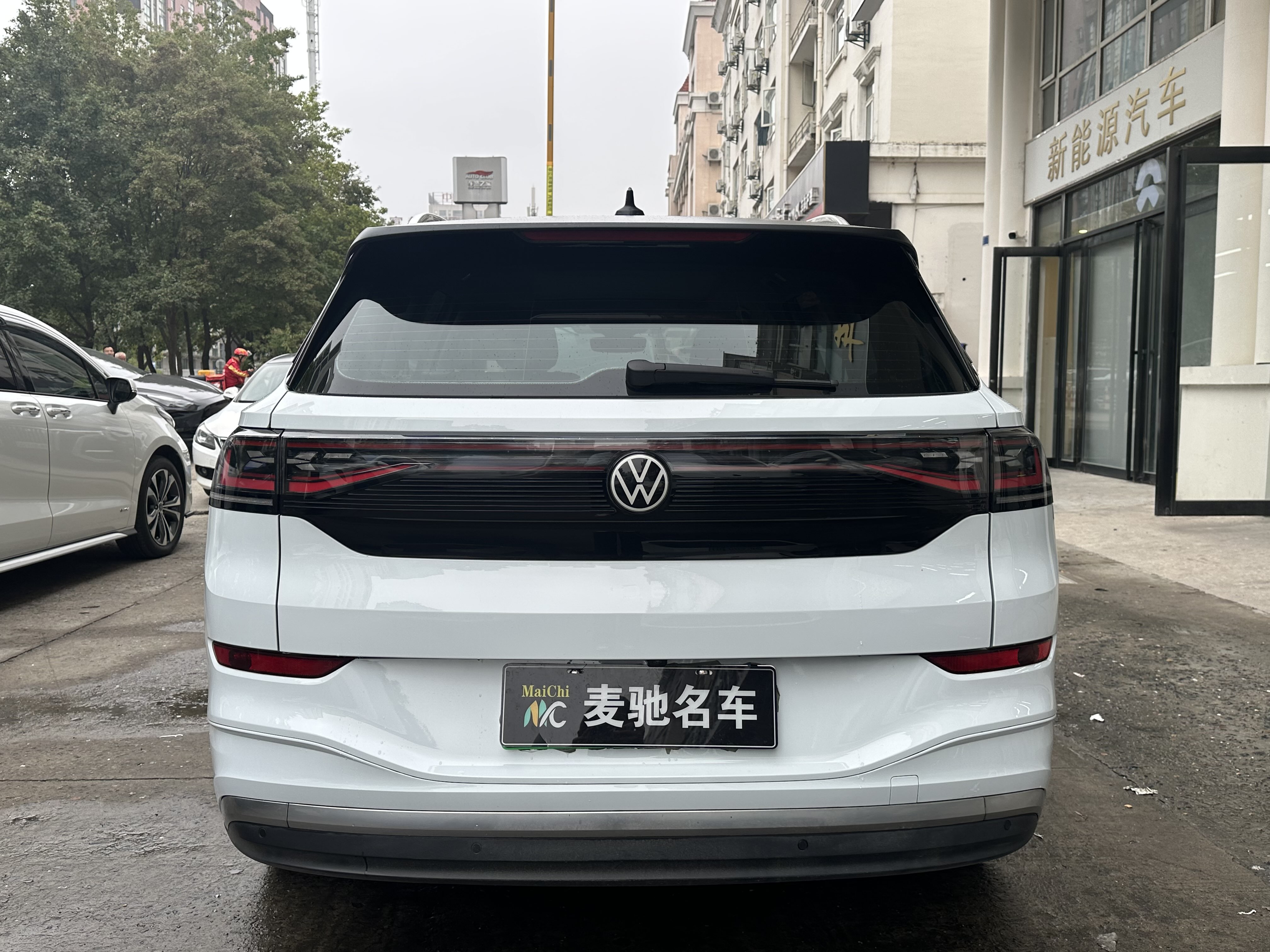 Volkswagen ID.6 X 2024 immagine di auto #6