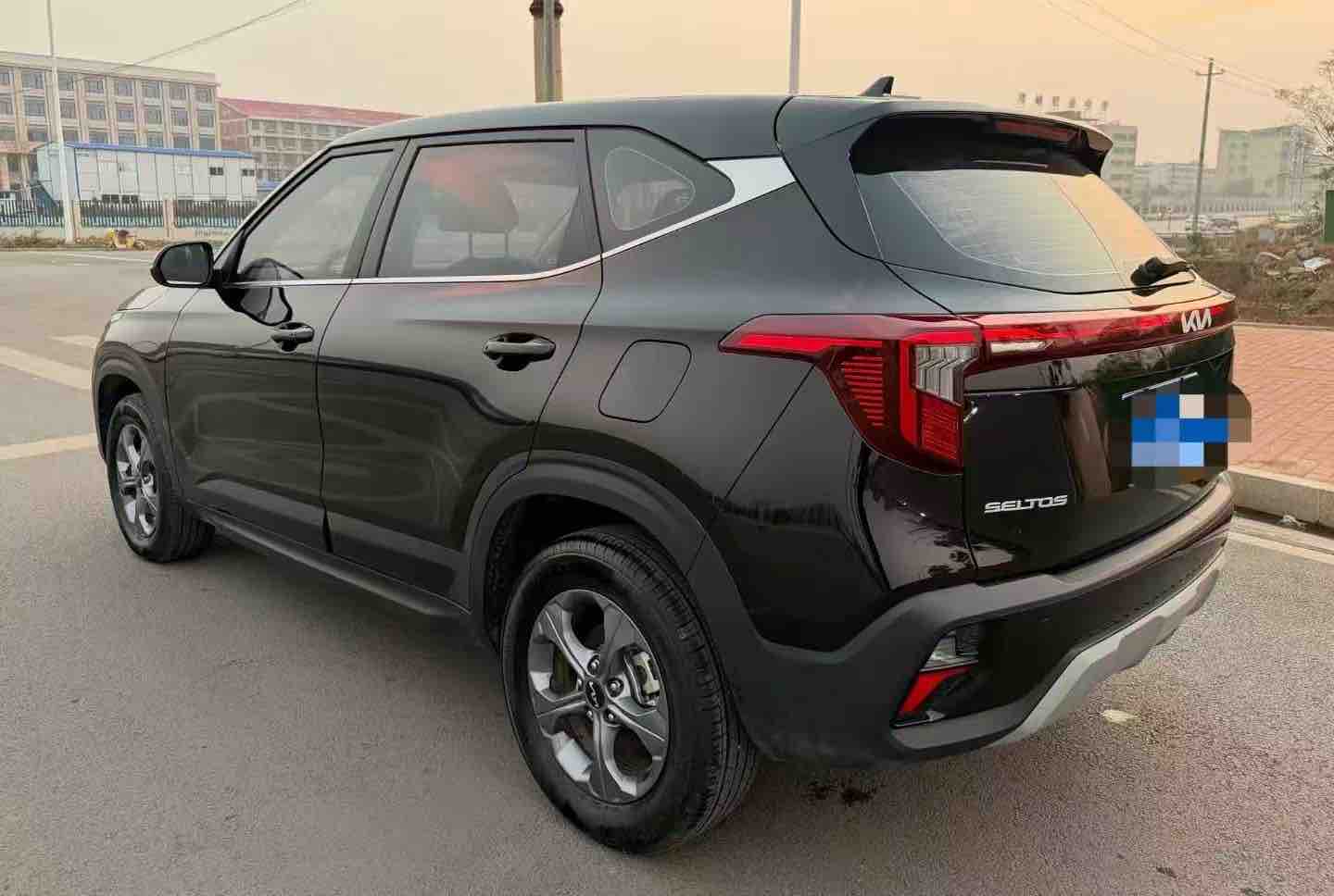 Kia Seltos 2023 car image #6