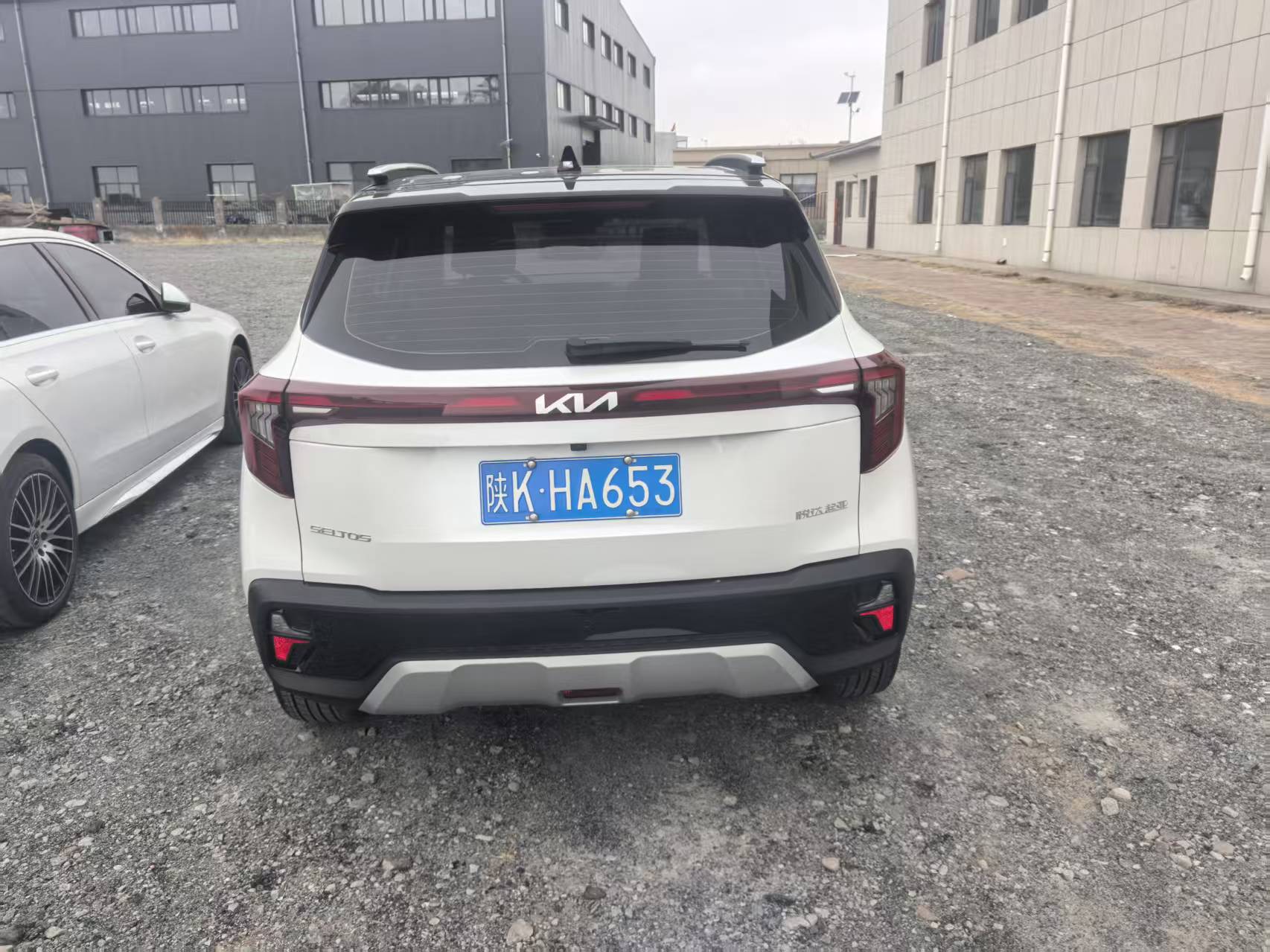 起亚 赛图斯 2023 汽车图片 #6