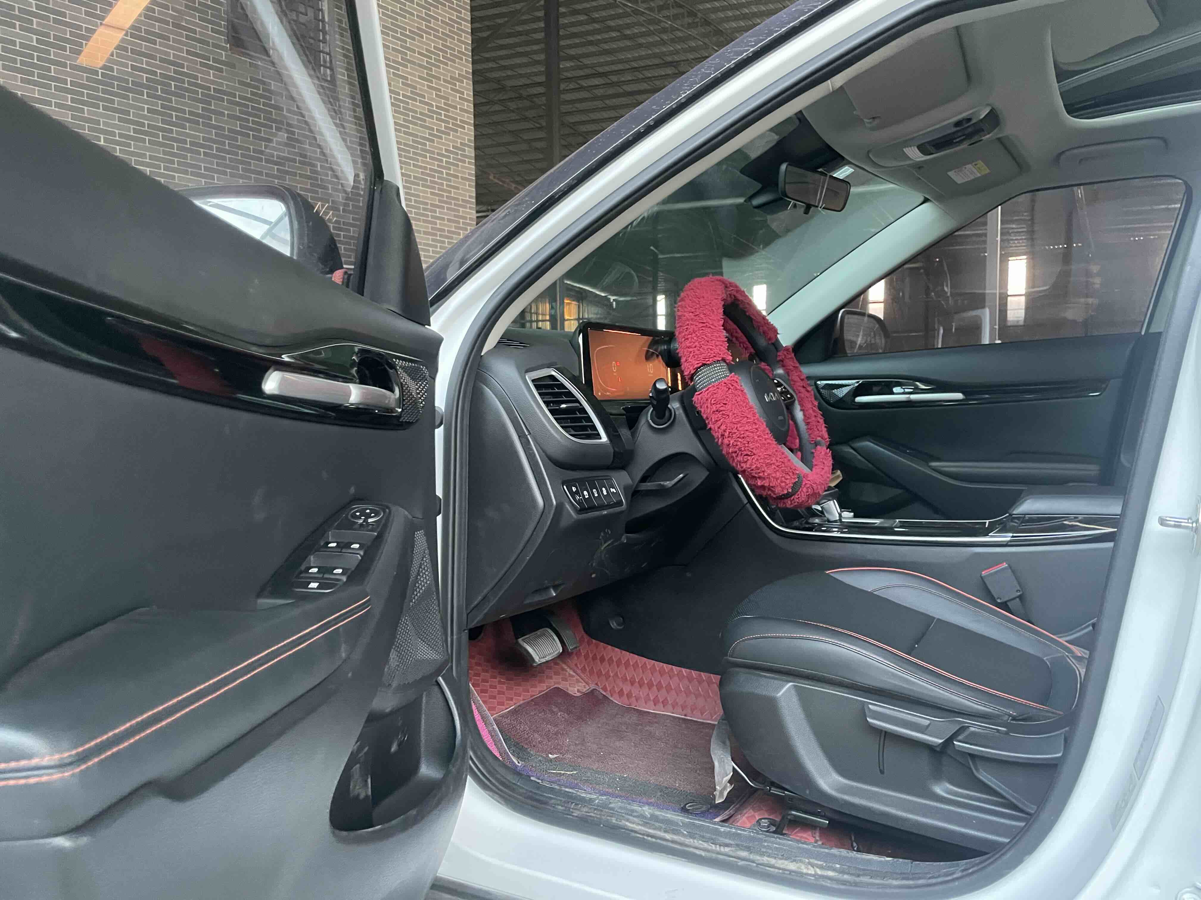 Kia Seltos 2023 car image #6