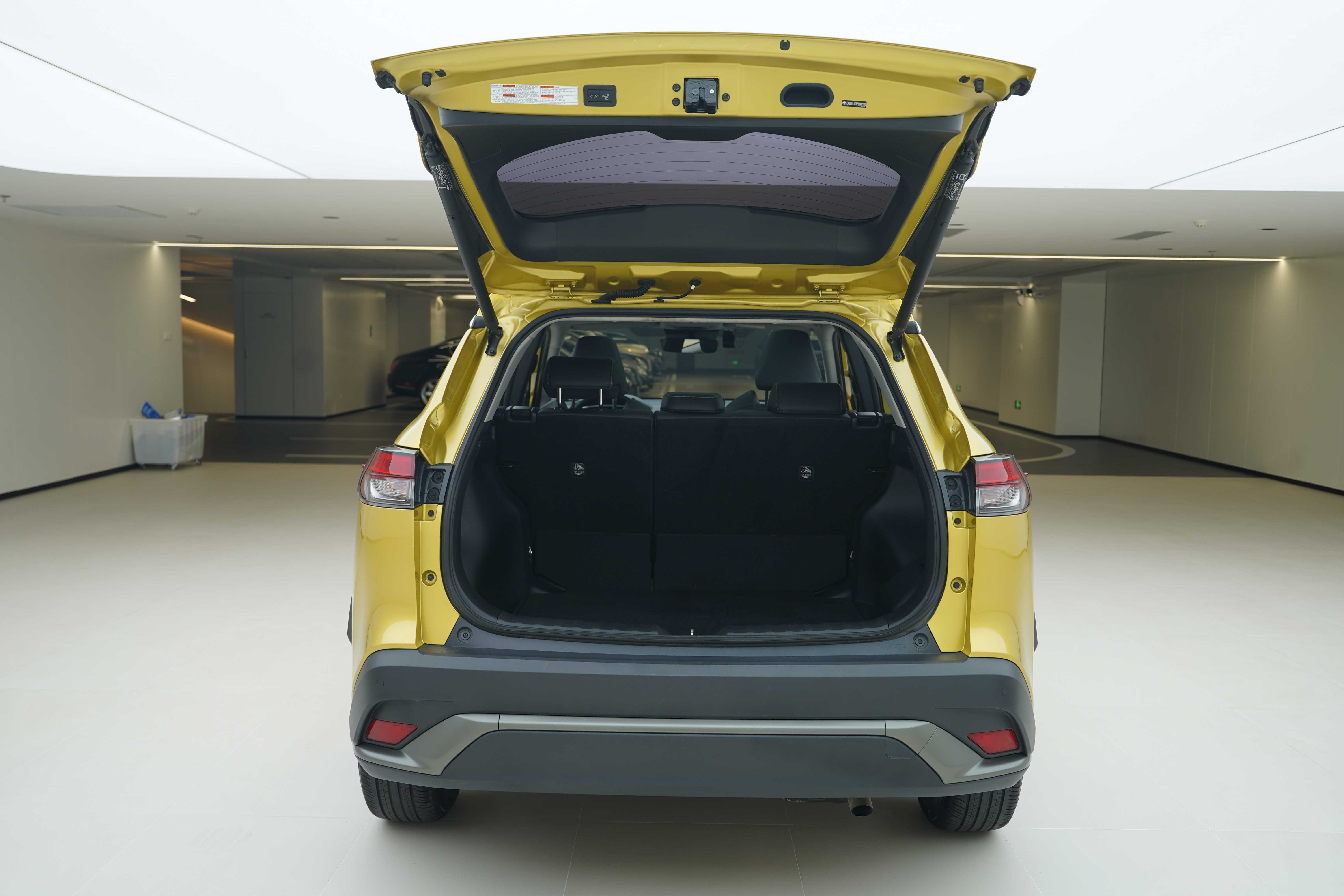 Toyota Frontlander 2023 car image #6