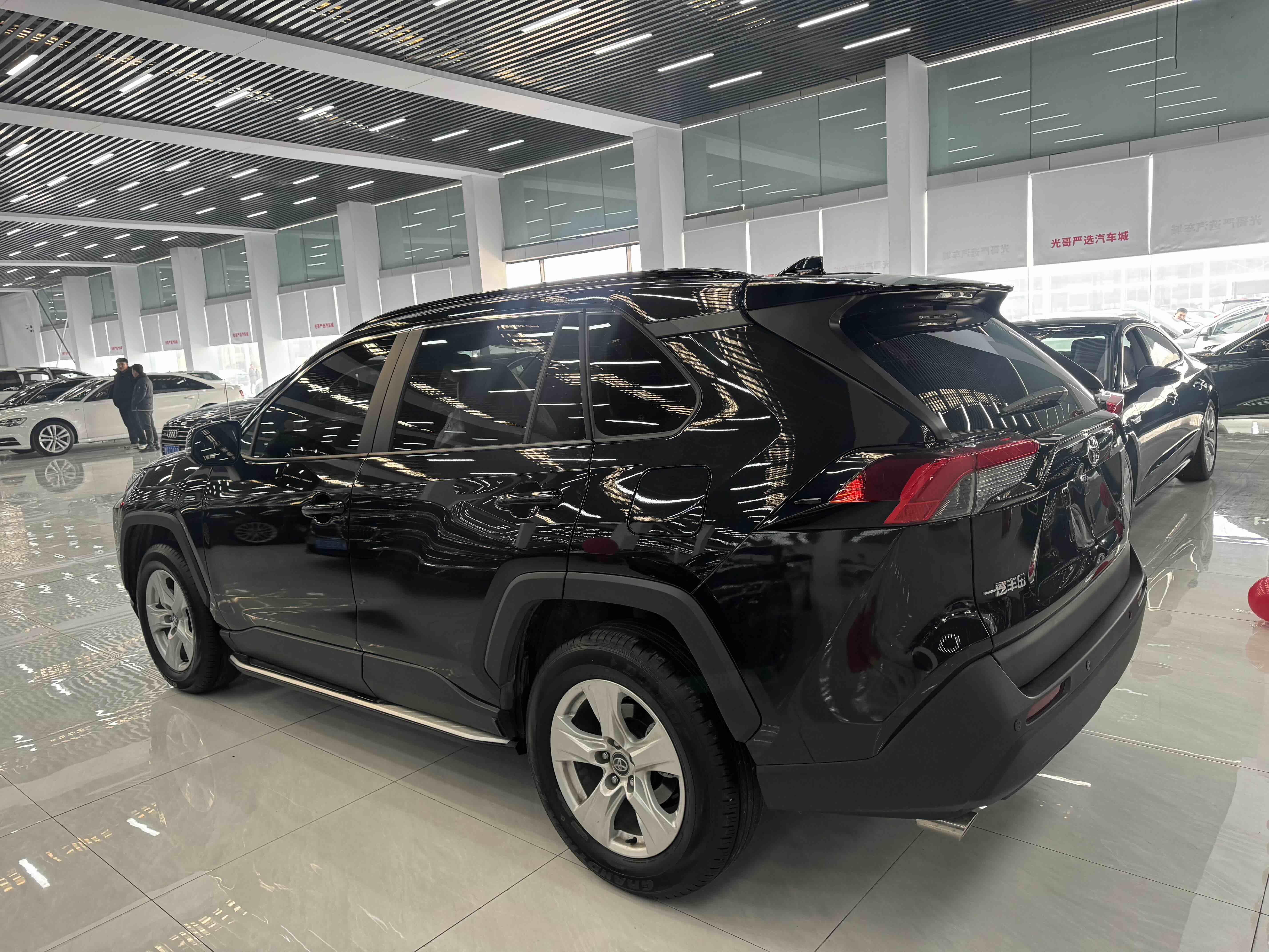 Toyota RAV4 2025 car image #6