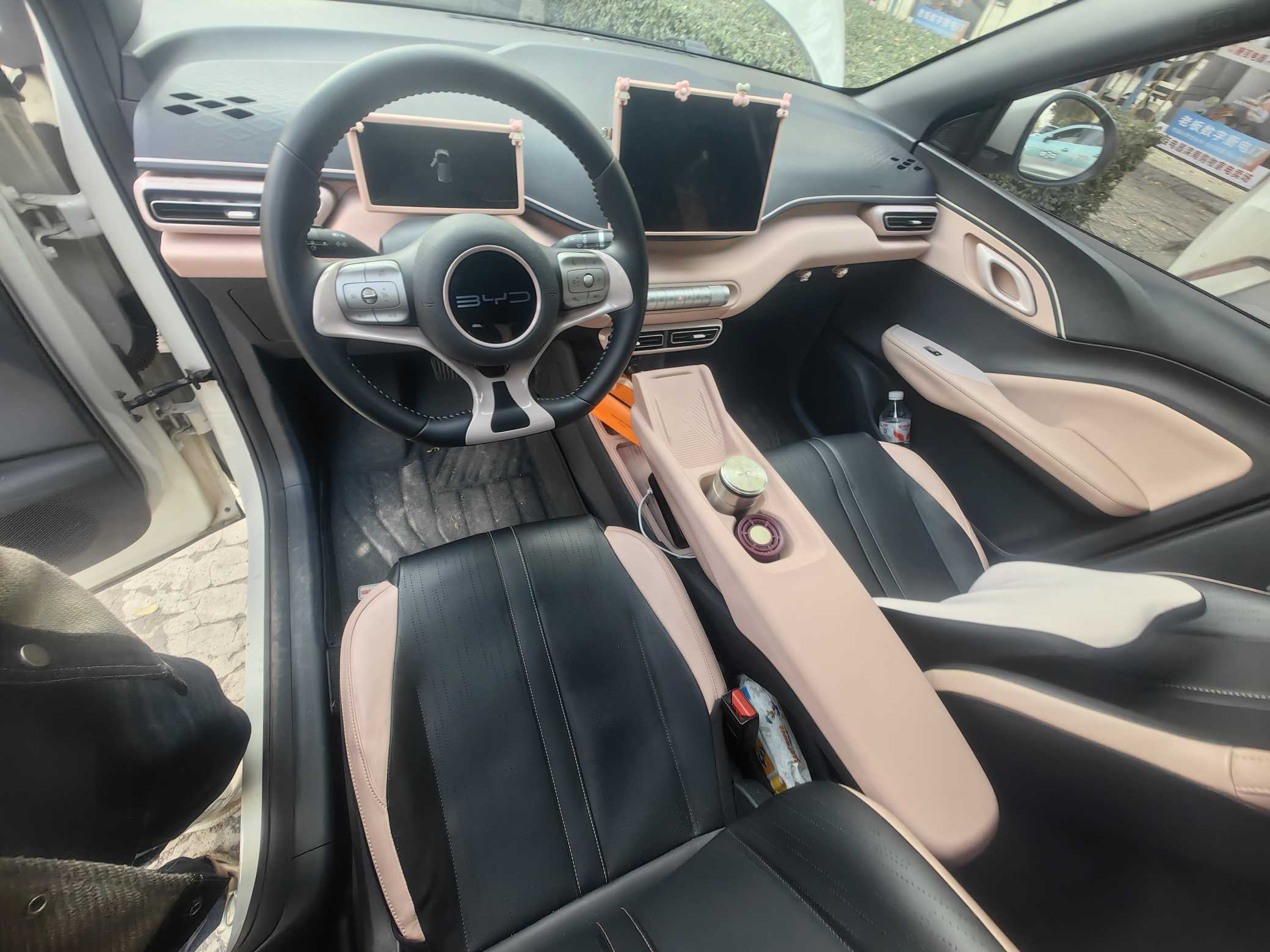 BYD M9 2023 image de voiture #6