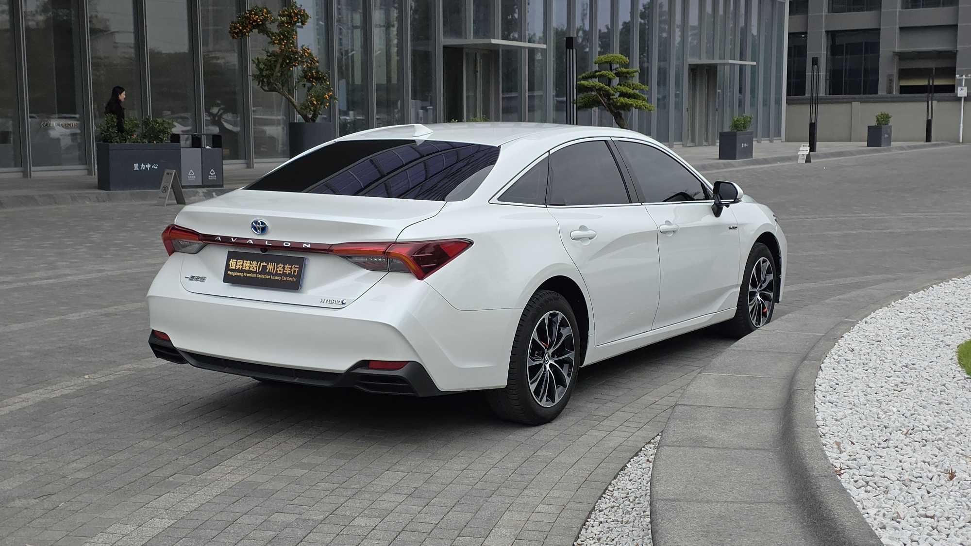 Toyota Avalon 2024 car image #6