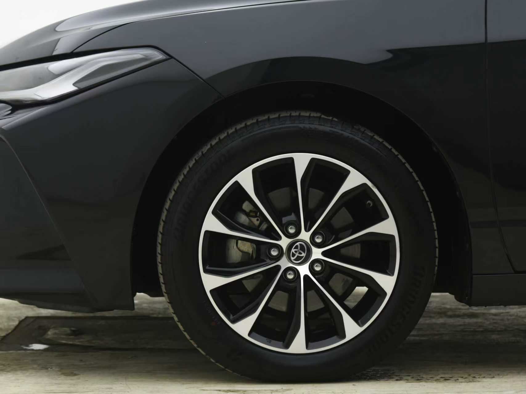 Toyota Avalon 2023 car image #6