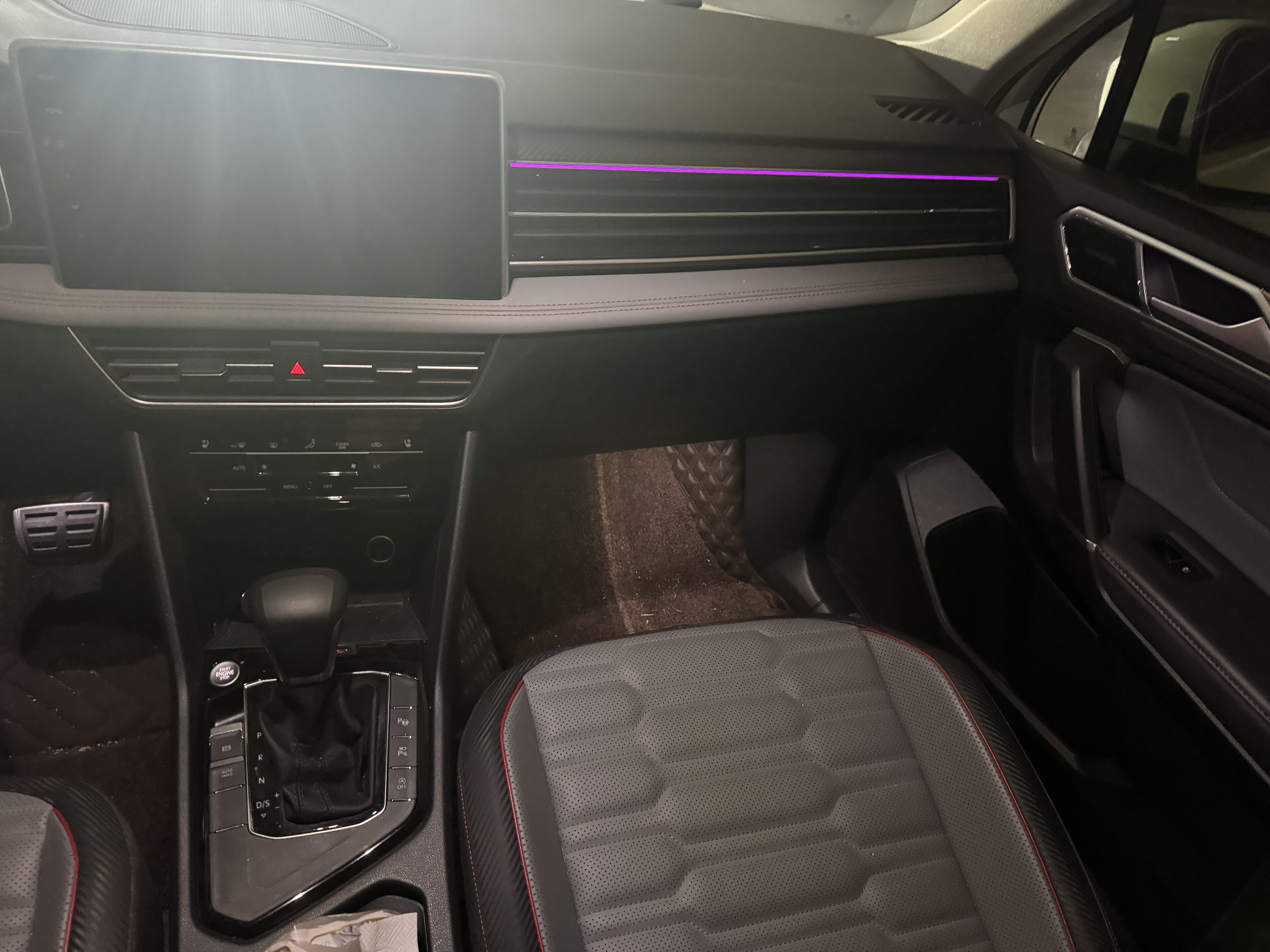 Volkswagen Tiguan L 2023 car image #6