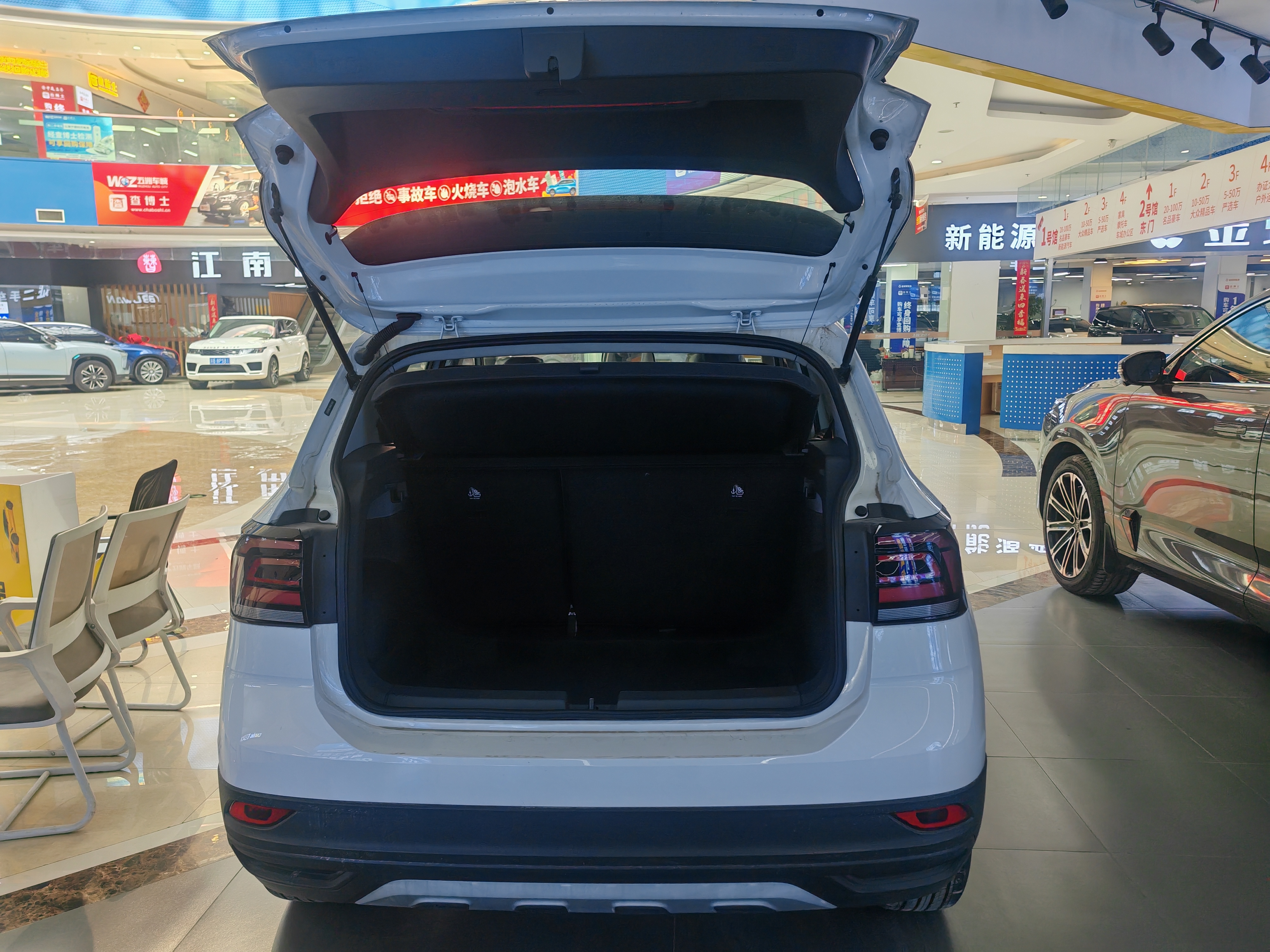 Volkswagen T-Cross 2026 car image #6