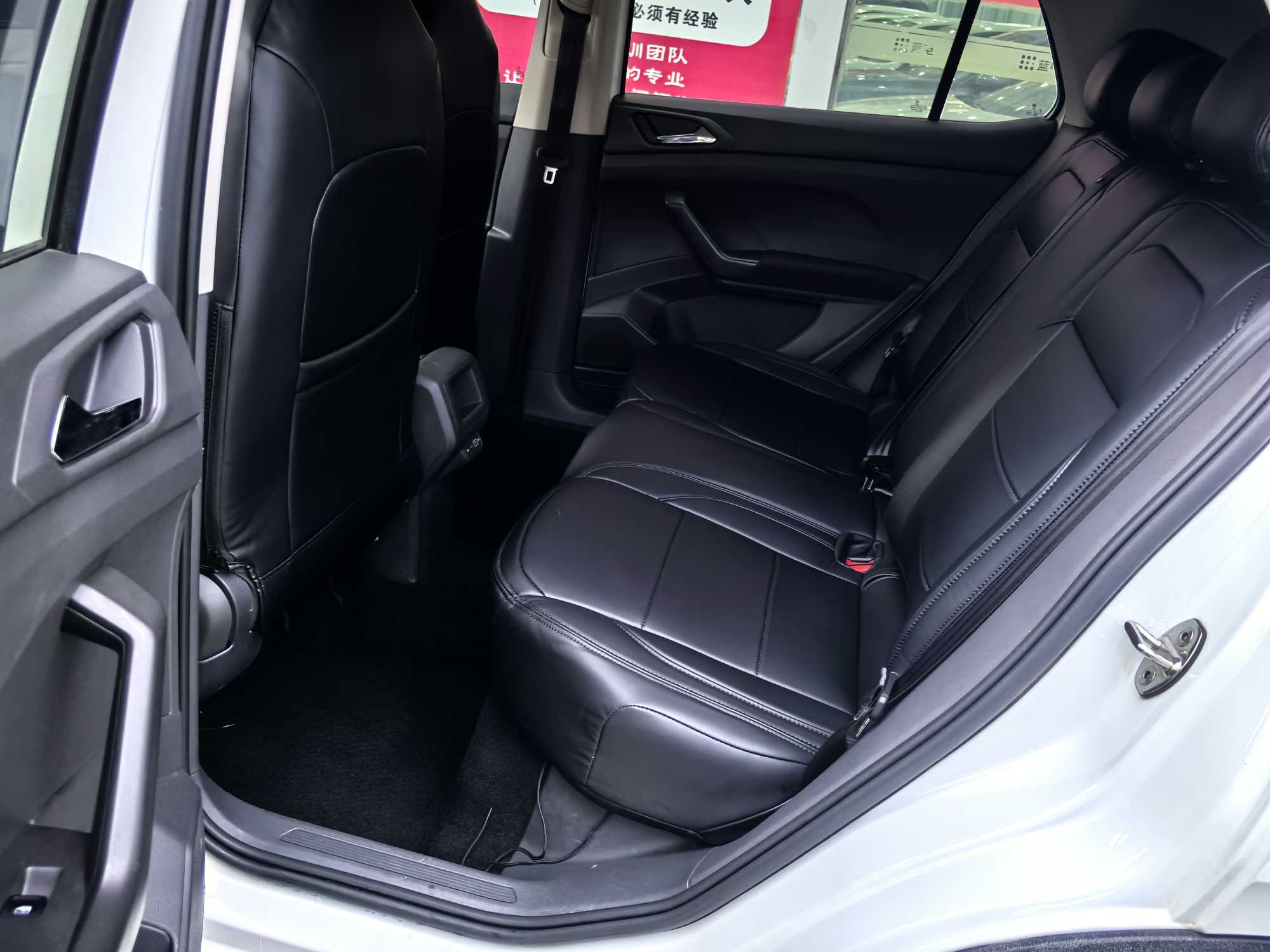 Volkswagen T-Cross 2023 #6 Volkswagen T-Cross 2023 car image #6
