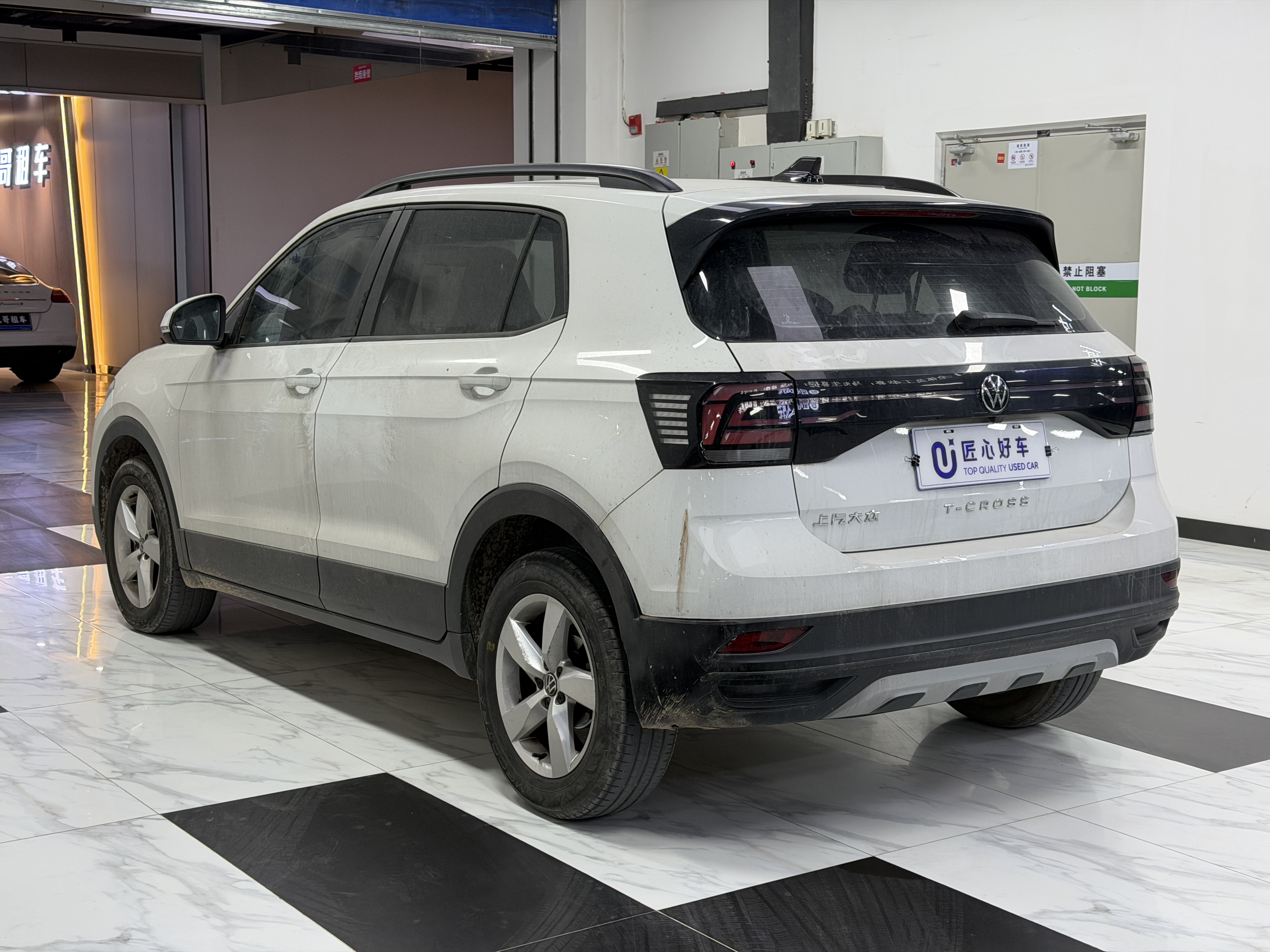 Volkswagen T-Cross 2024 car image #6