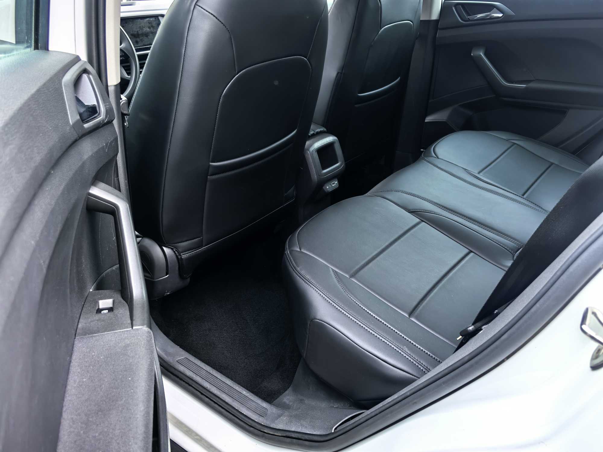 Volkswagen T-Cross 2023 car image #6