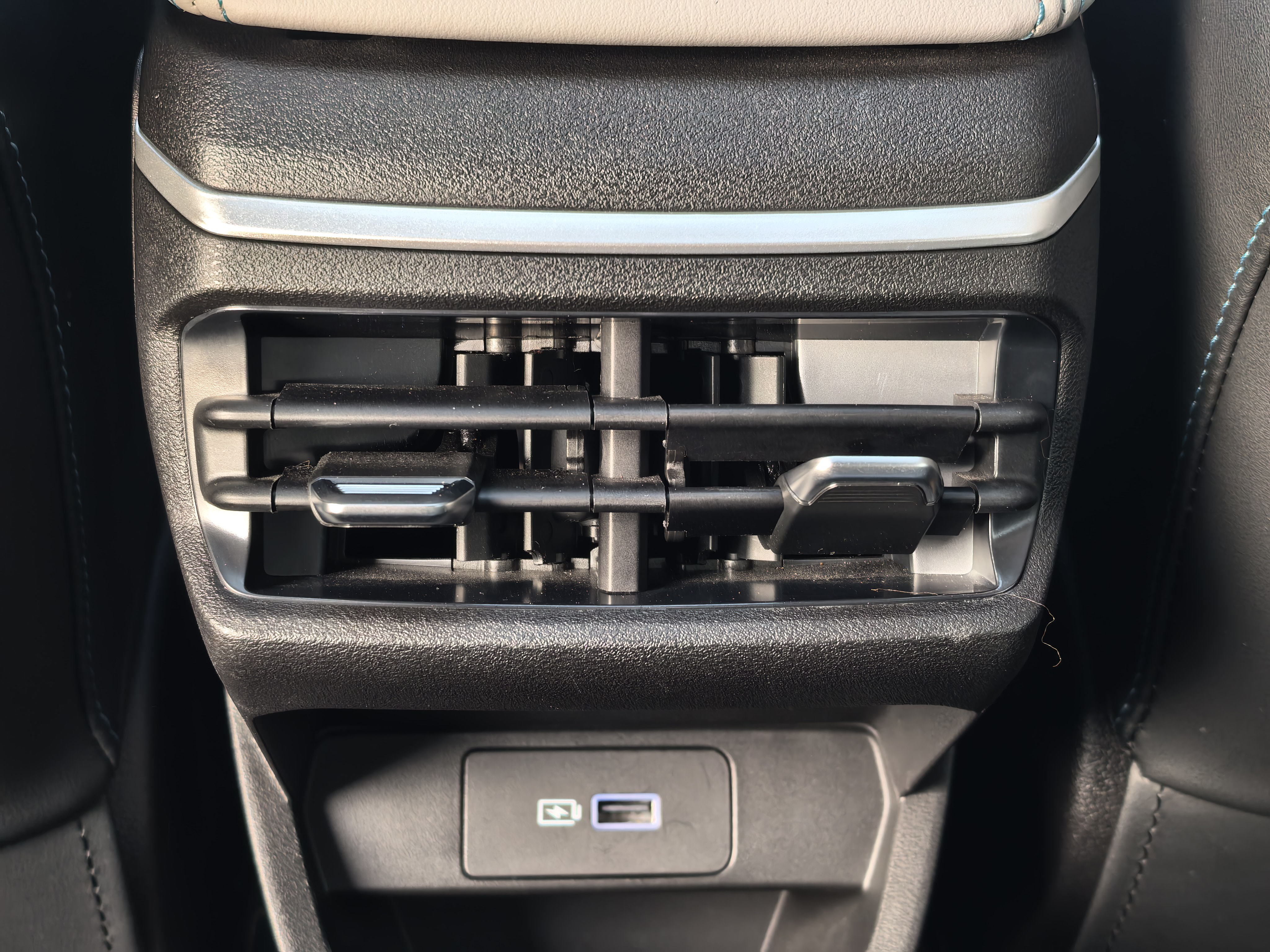 GEELY Emgrand 2023 car image #6