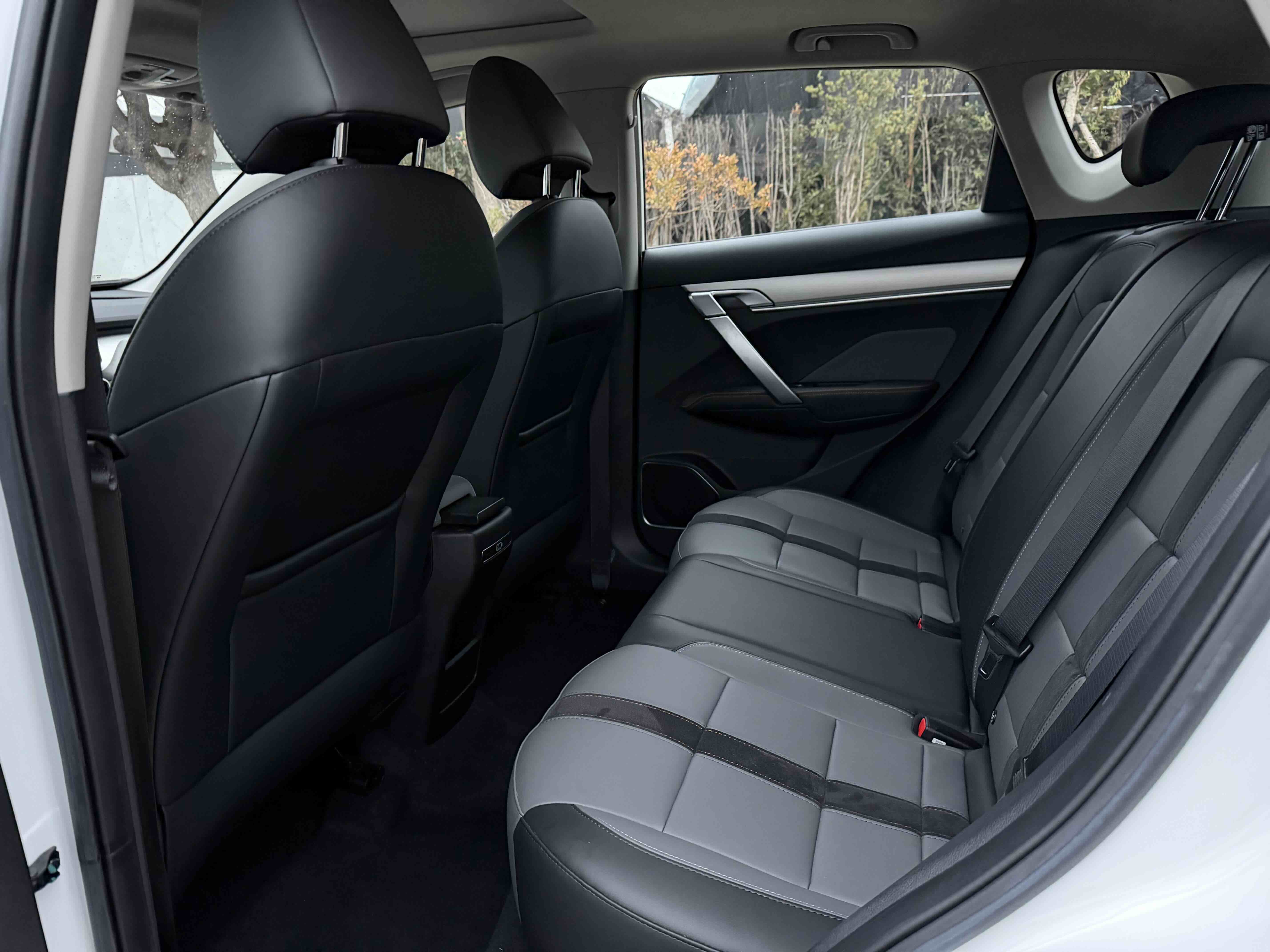GEELY Coolray 2023 #6 GEELY Coolray 2023 car image #6
