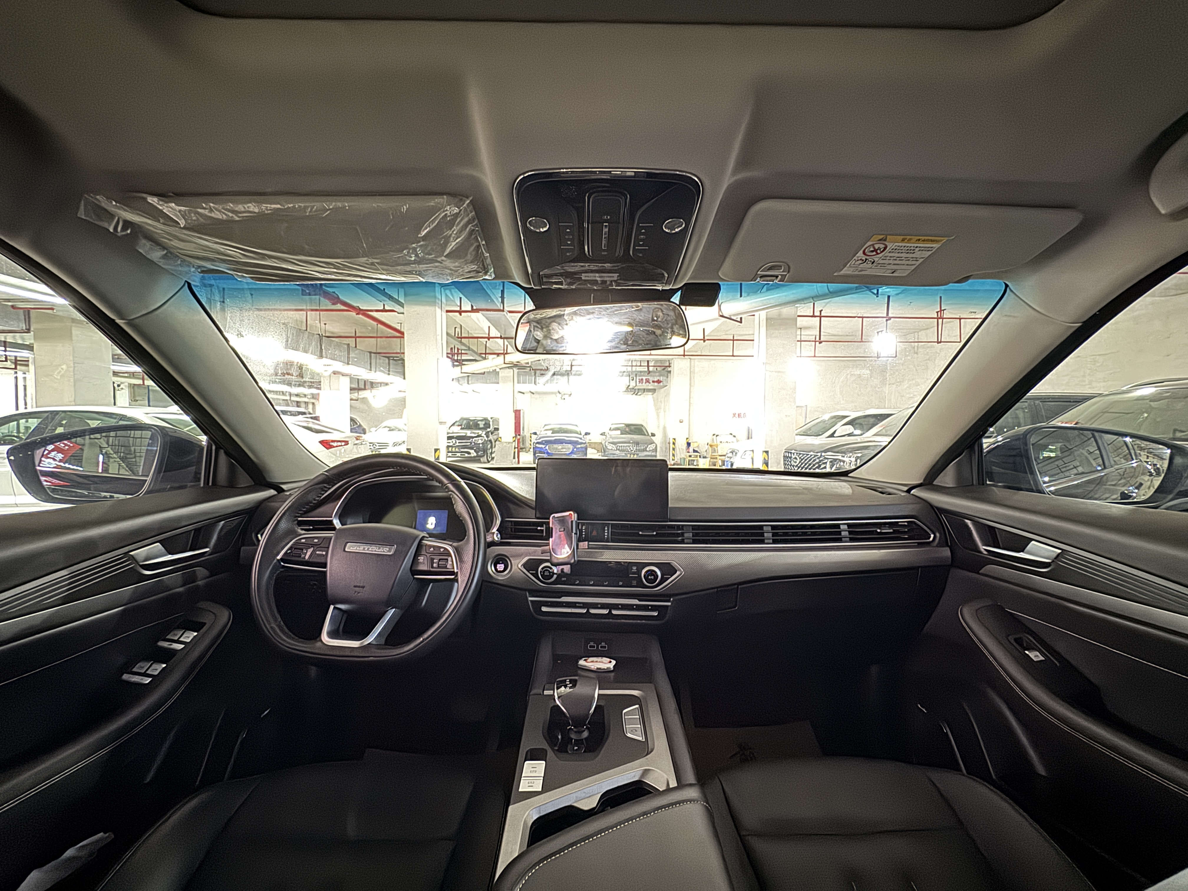 X70 2024 car image #6