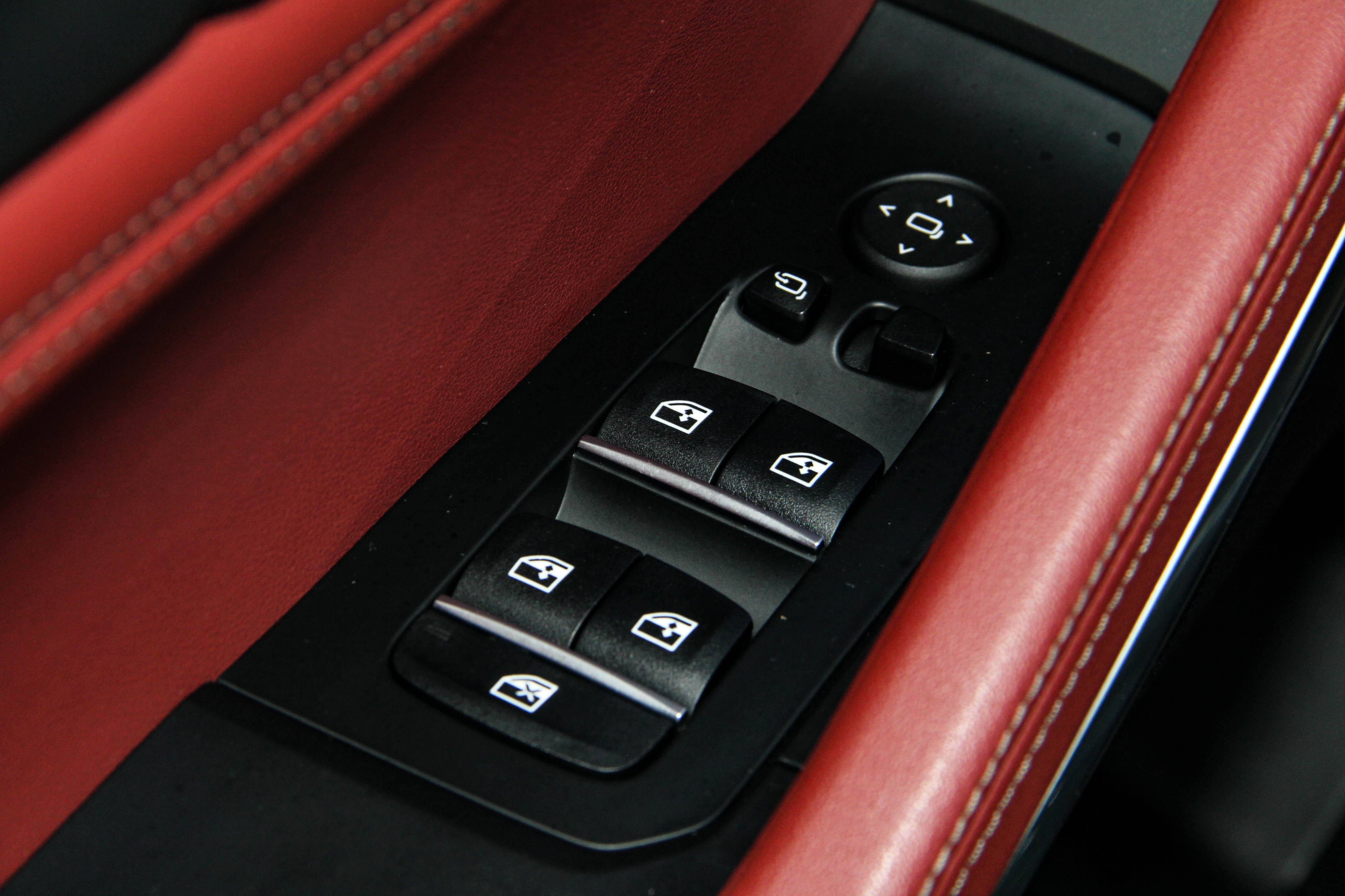 BMW X6 2023 car image #6