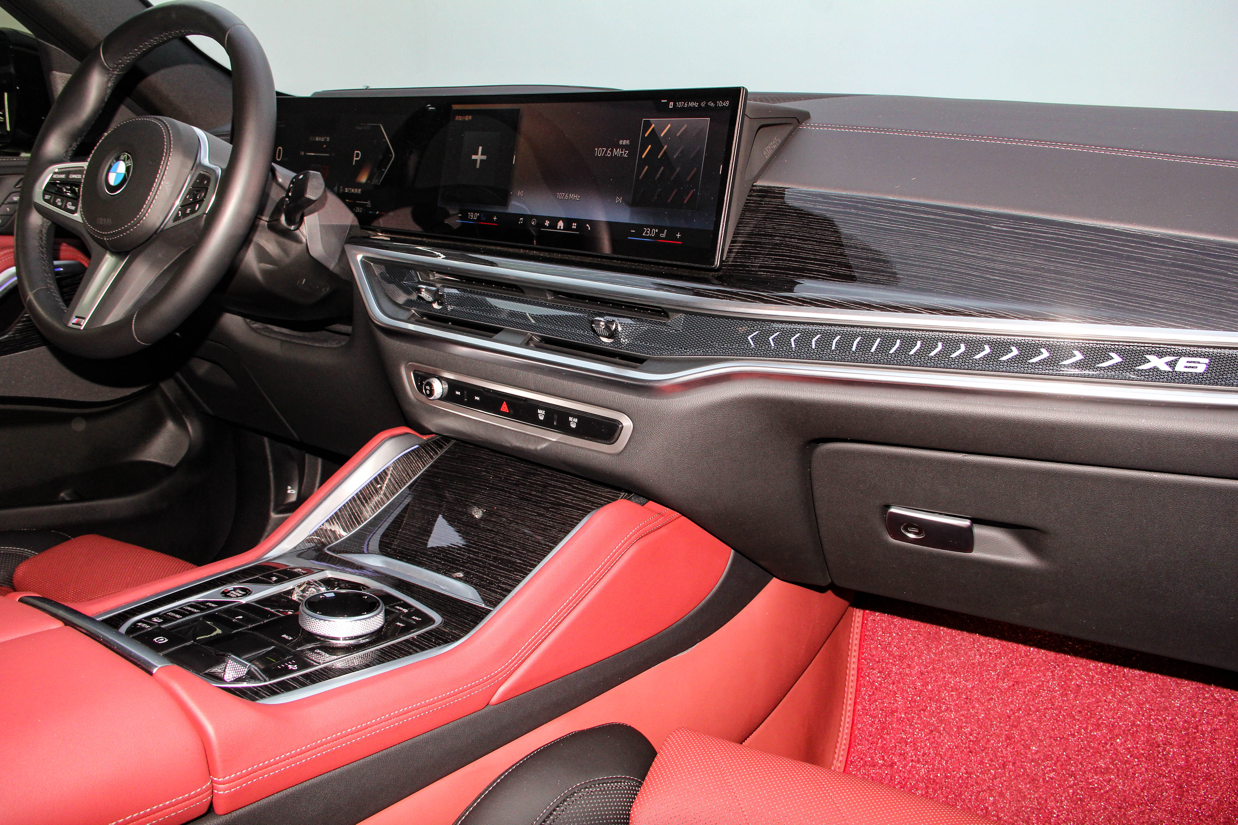 BMW X6 2025 car image #6