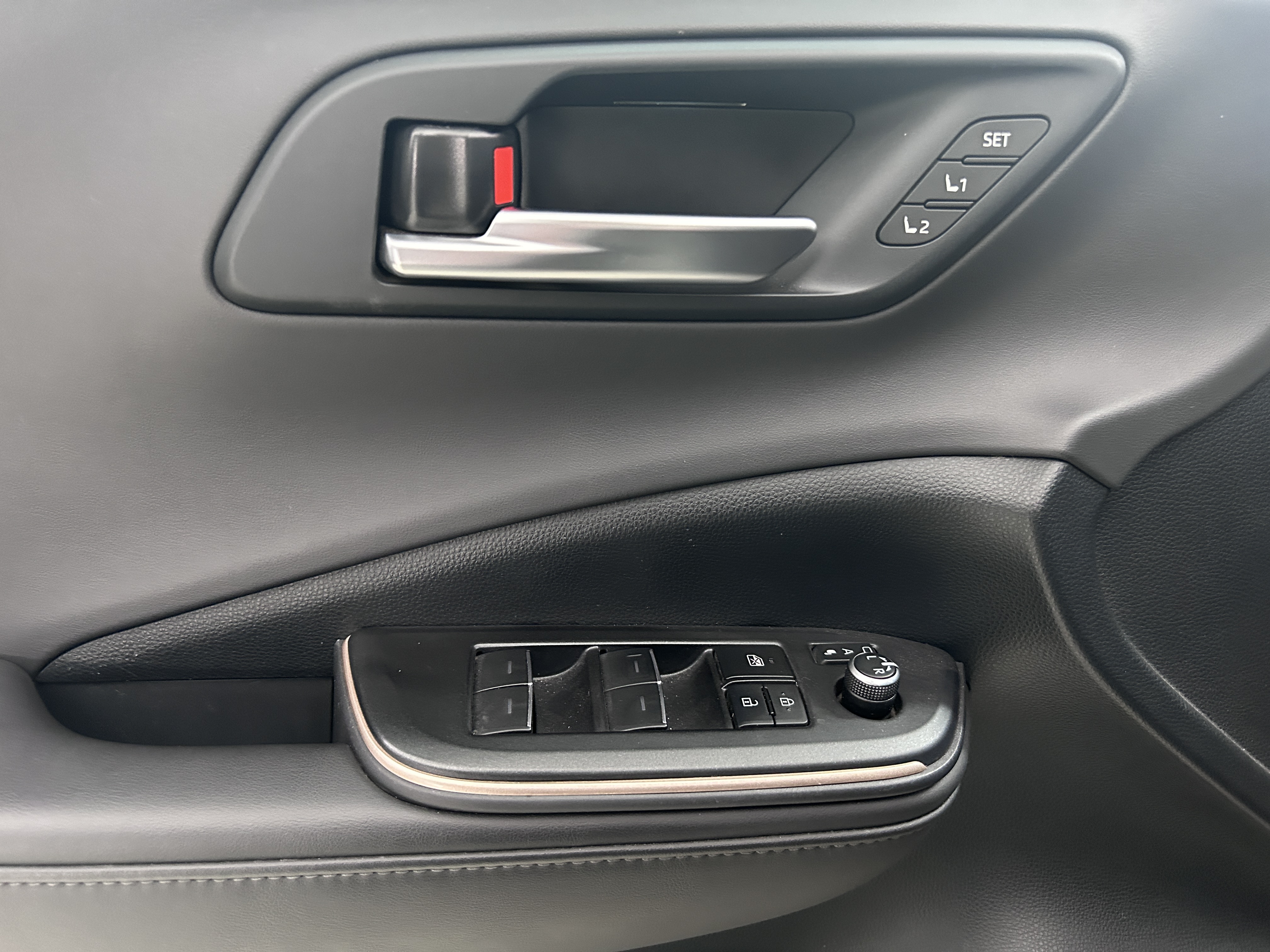 Toyota CrownSportCross 2023 image de voiture #6