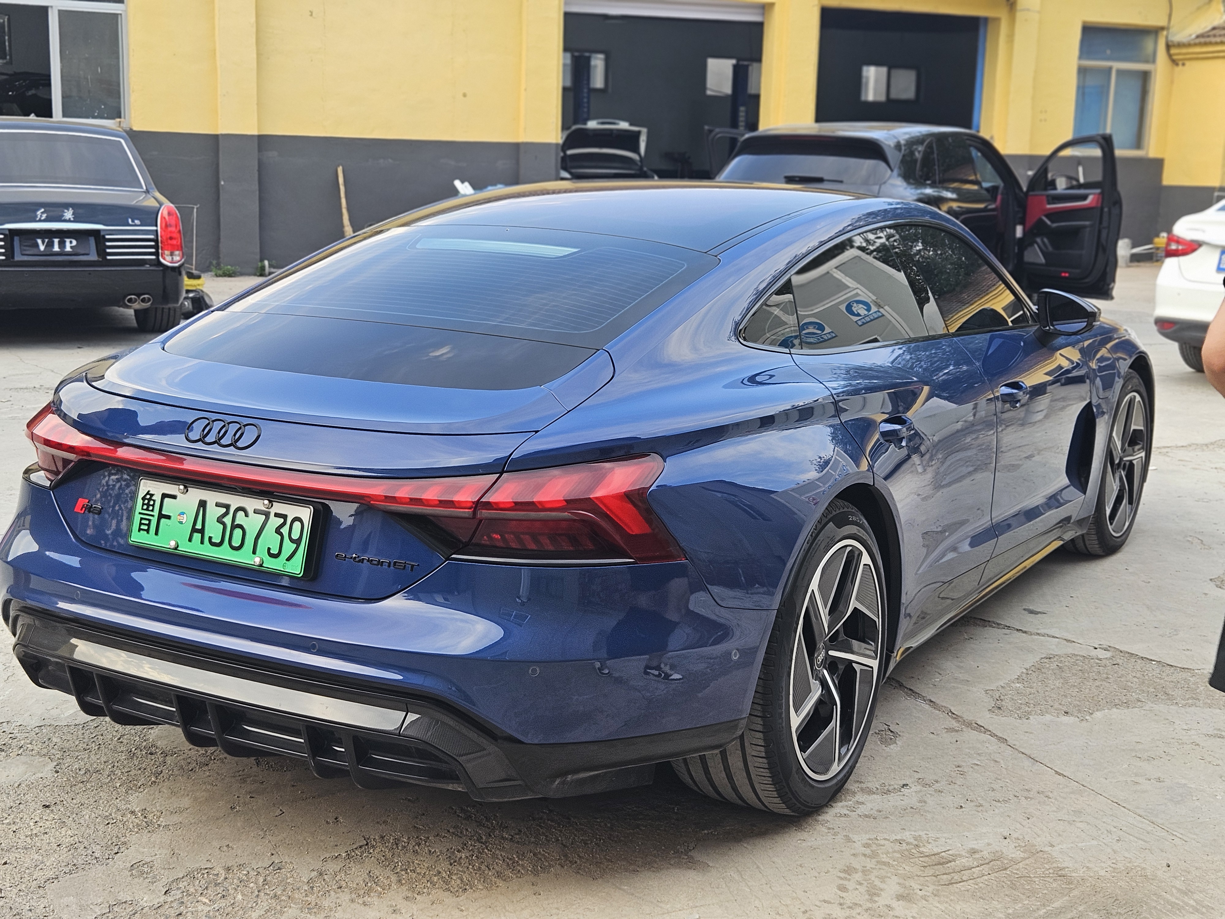 Audi e-tron GT 2023 car image #6