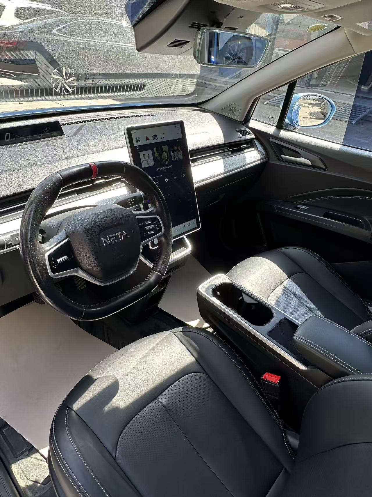 哪吒汽车 哪吒AYA 2023 汽车图片 #6