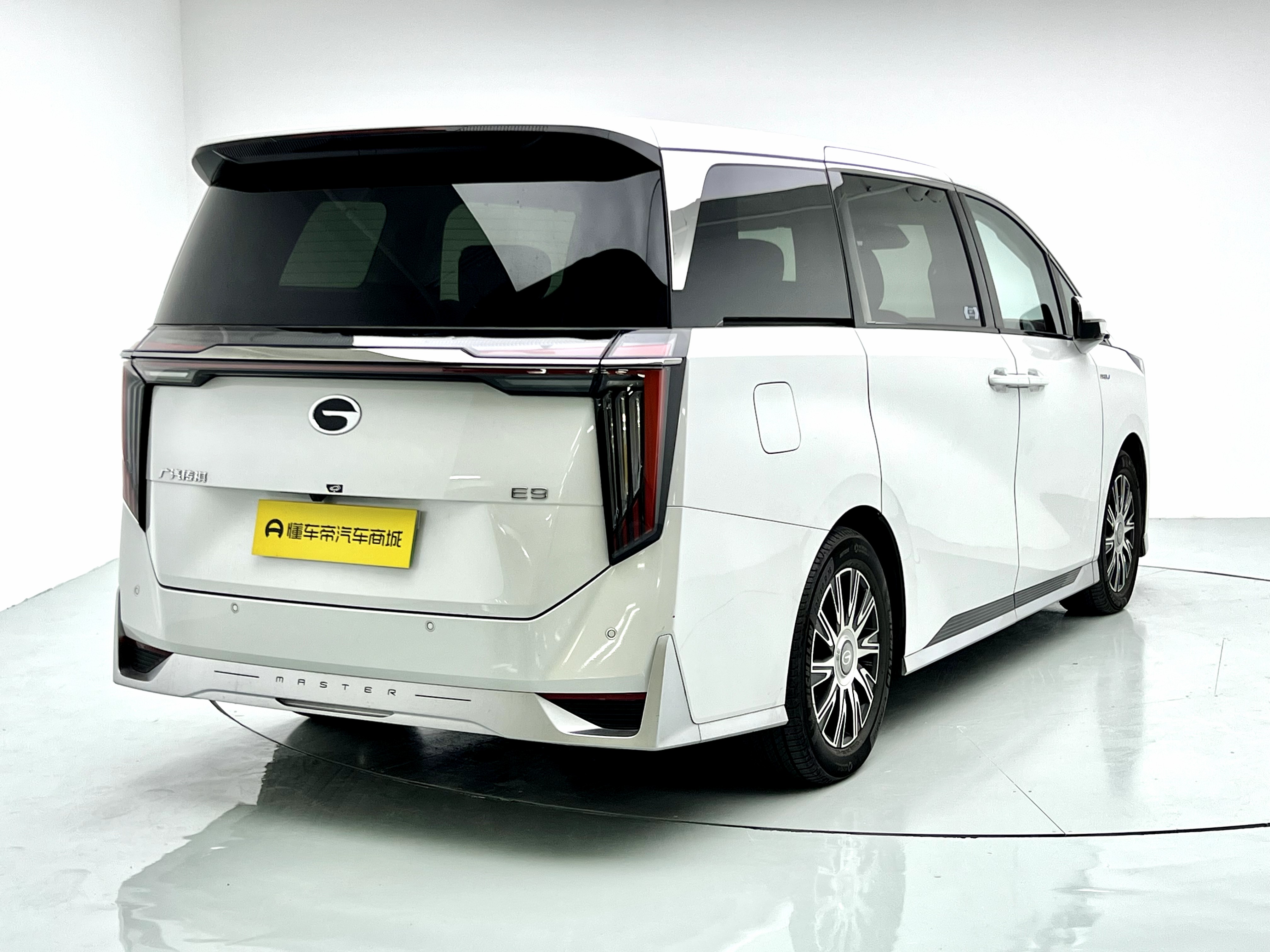 GAC Trumpchi E9 2024 #6 GAC Trumpchi E9 2024 car image #6