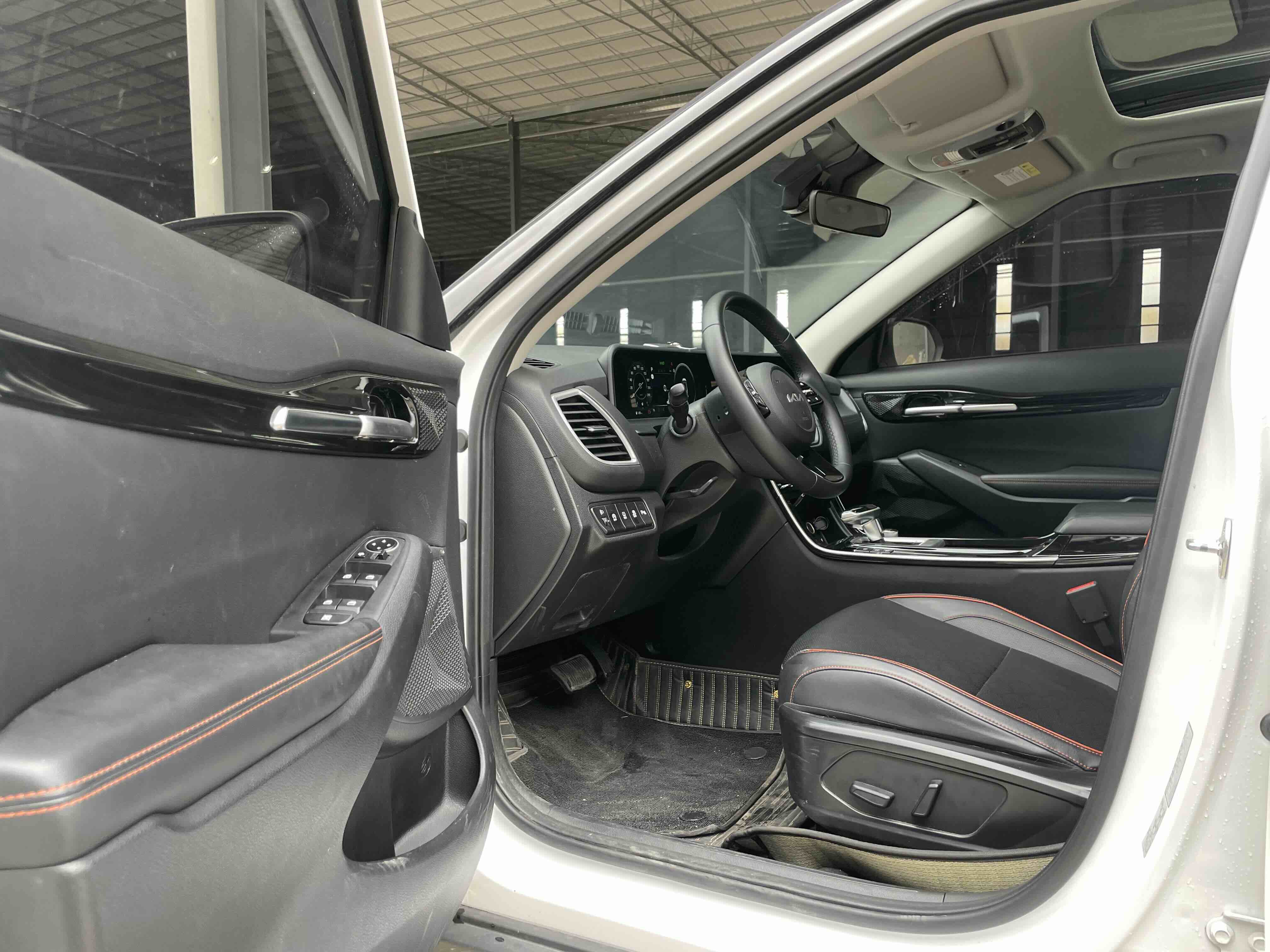 Kia Seltos 2024 imagen de coche #6