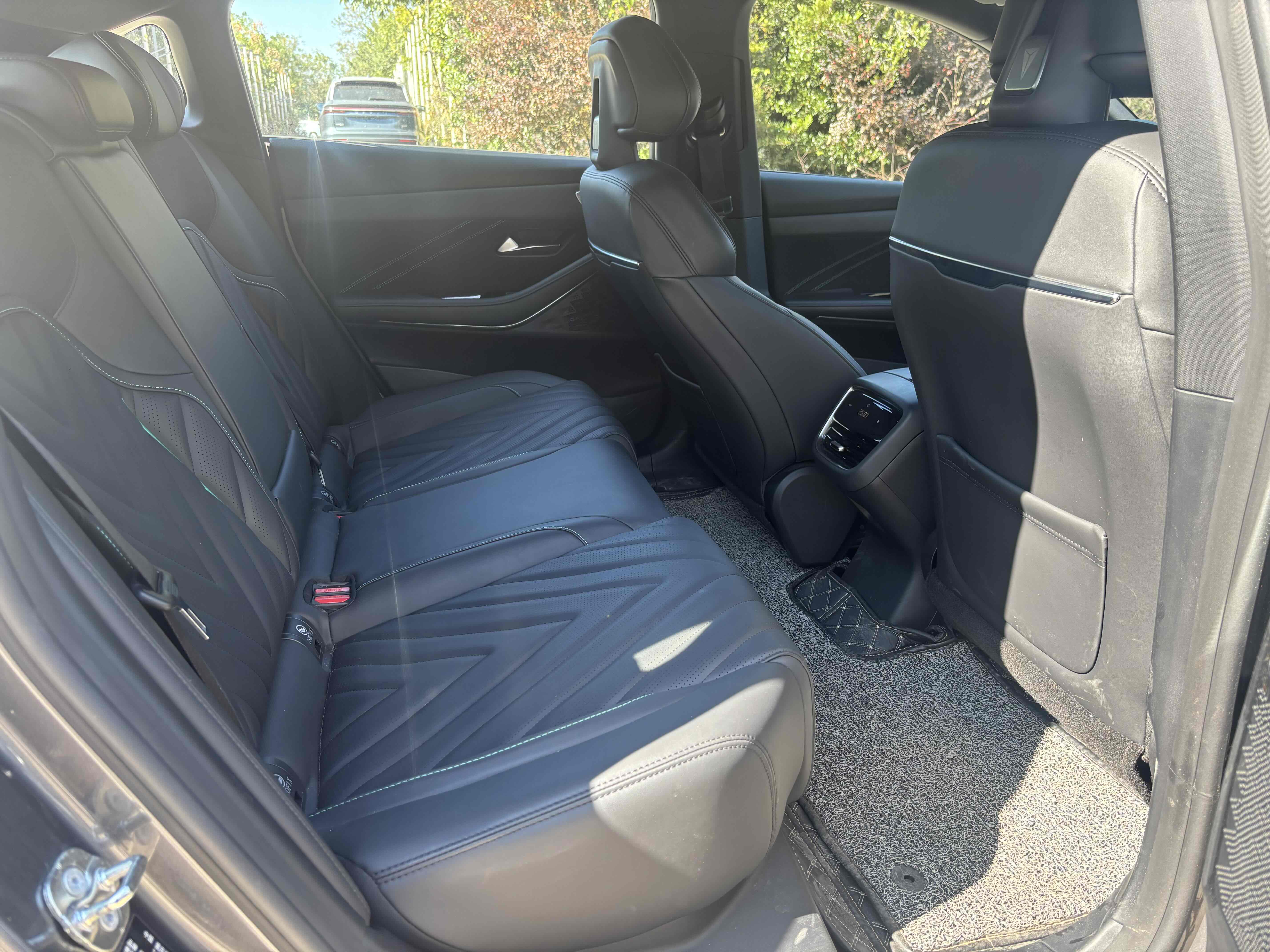 深蓝汽车 深蓝SL03 2024 汽车图片 #6