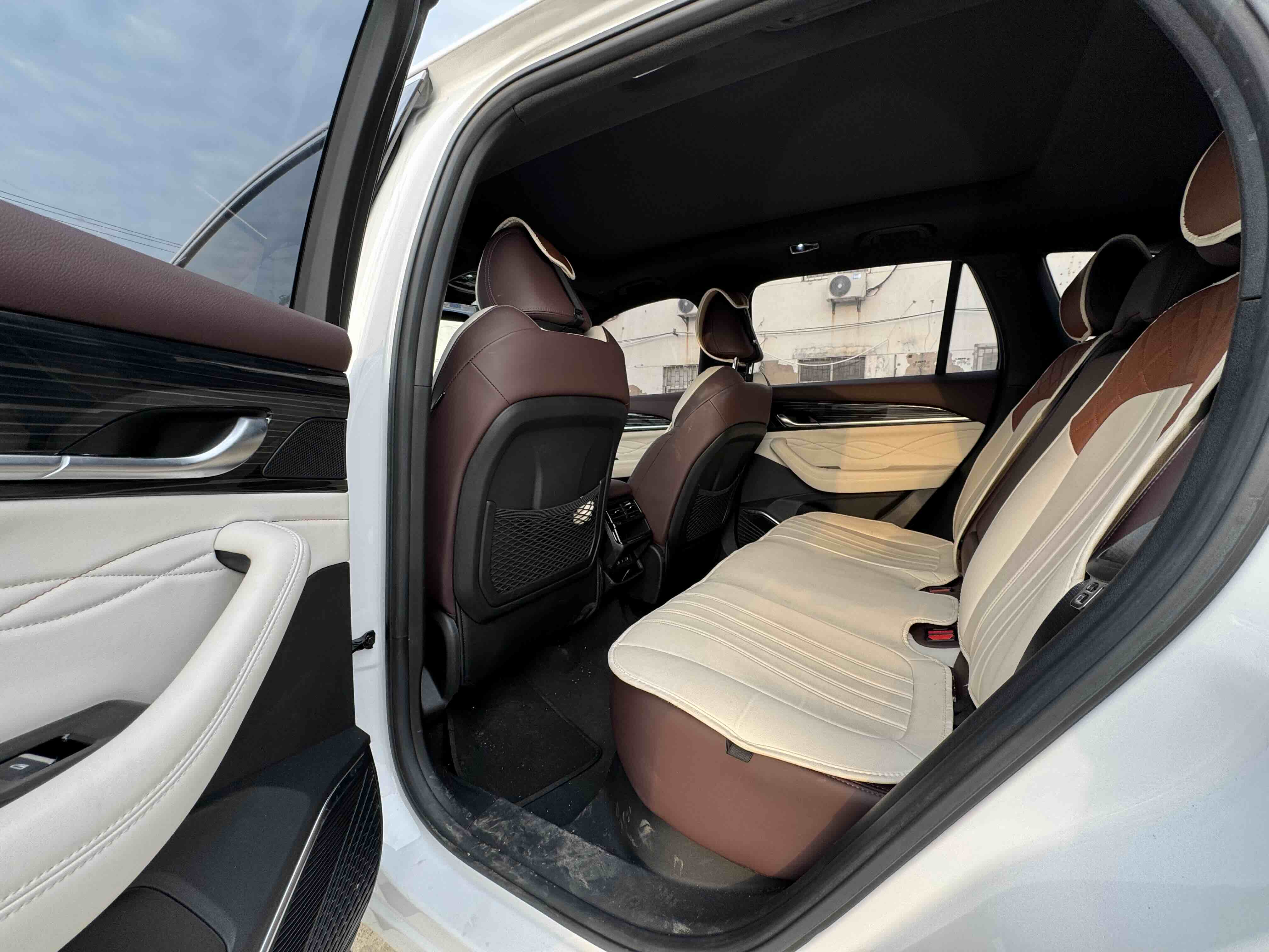 GEELY Monjaro 2024 car image #6