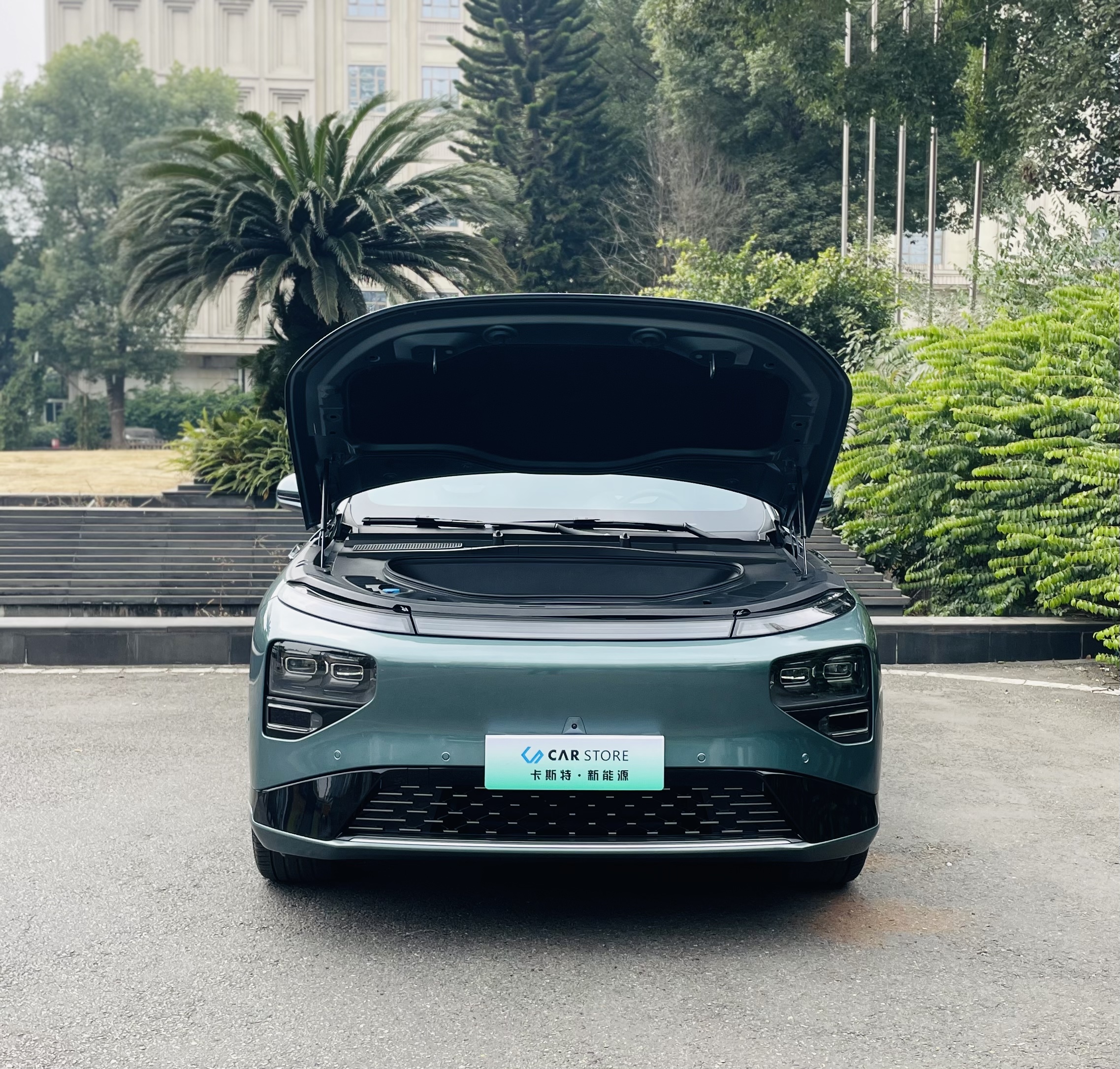 Xpeng G9 2024 car image #6