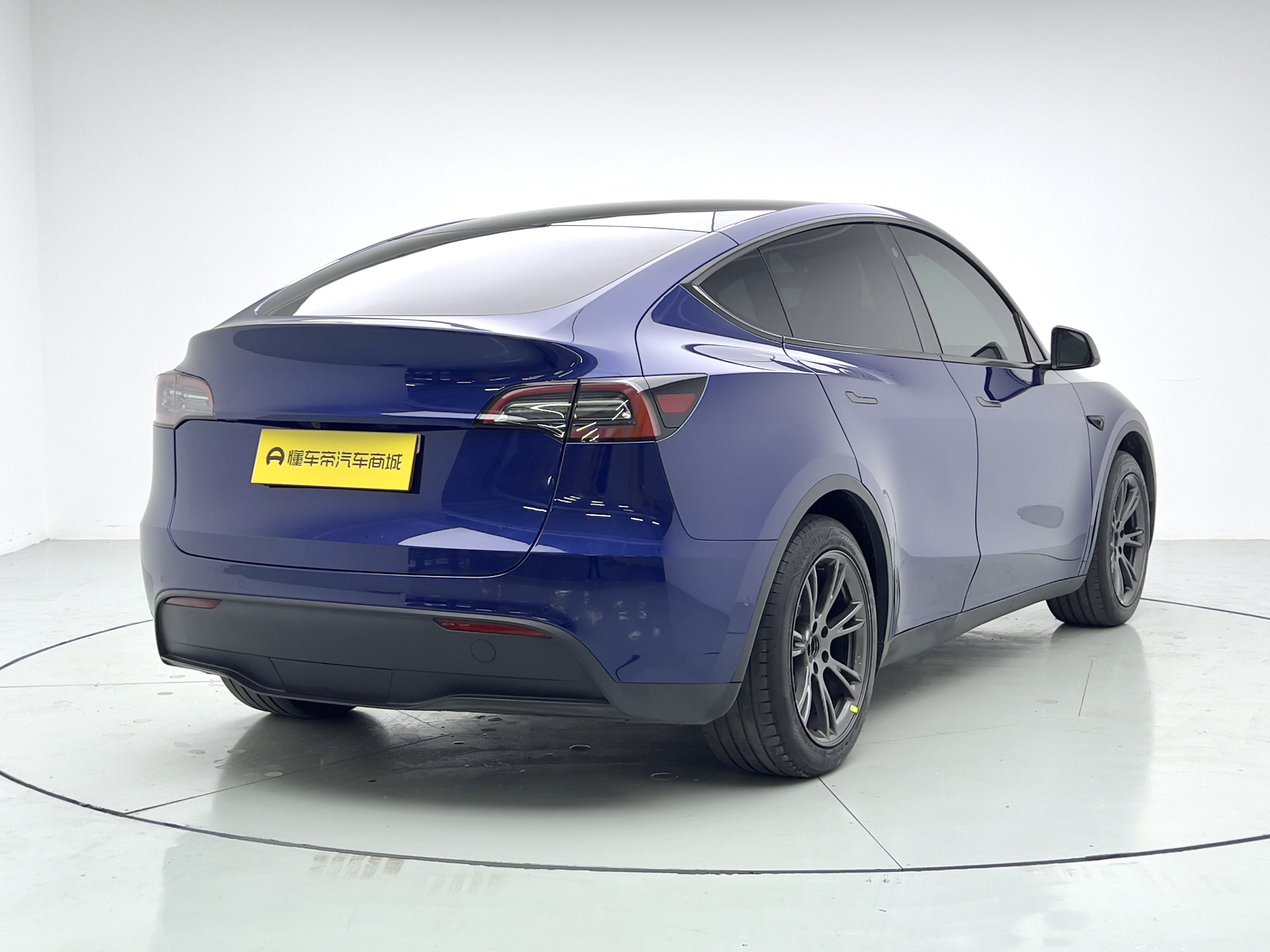 Tesla Model Y 2023 #6 Tesla Model Y 2023 car image #6