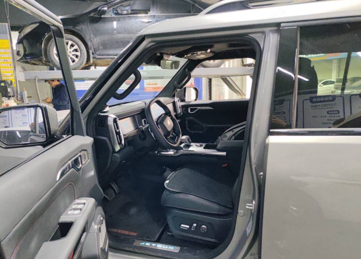 Jetour Traveller 2024 car image #6