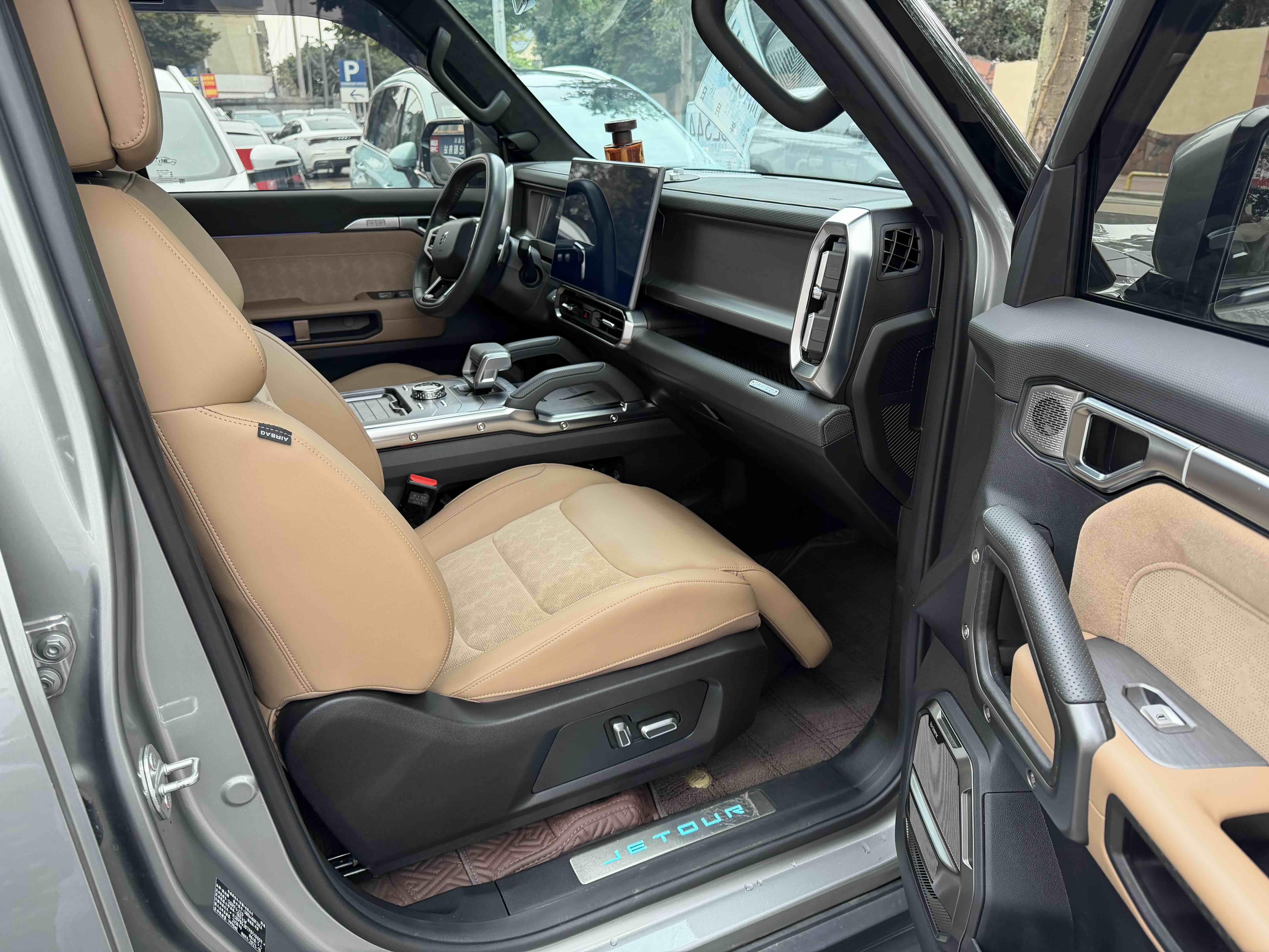 Jetour Traveller 2023 car image #6