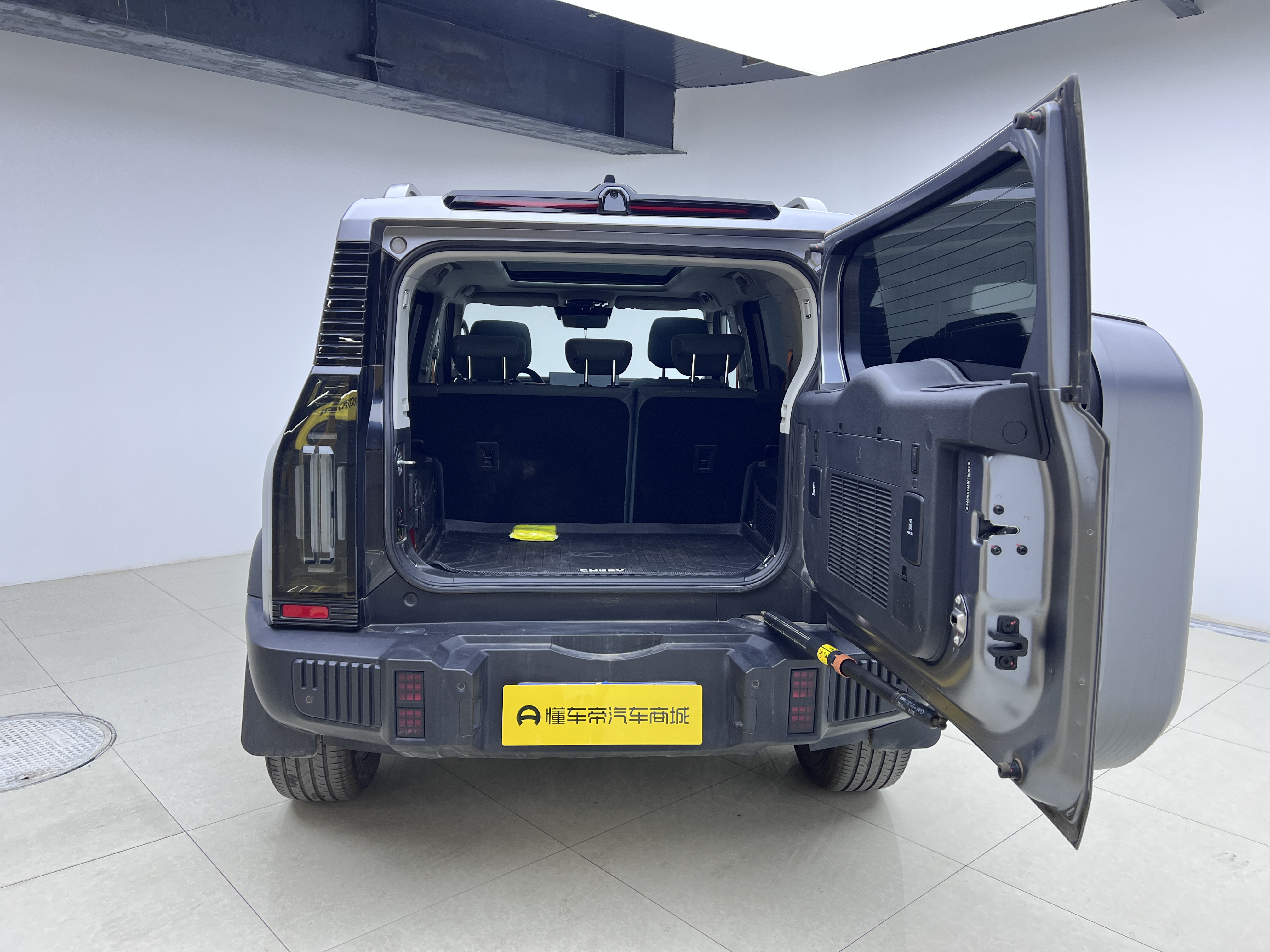 Jetour Traveller 2023 car image #6