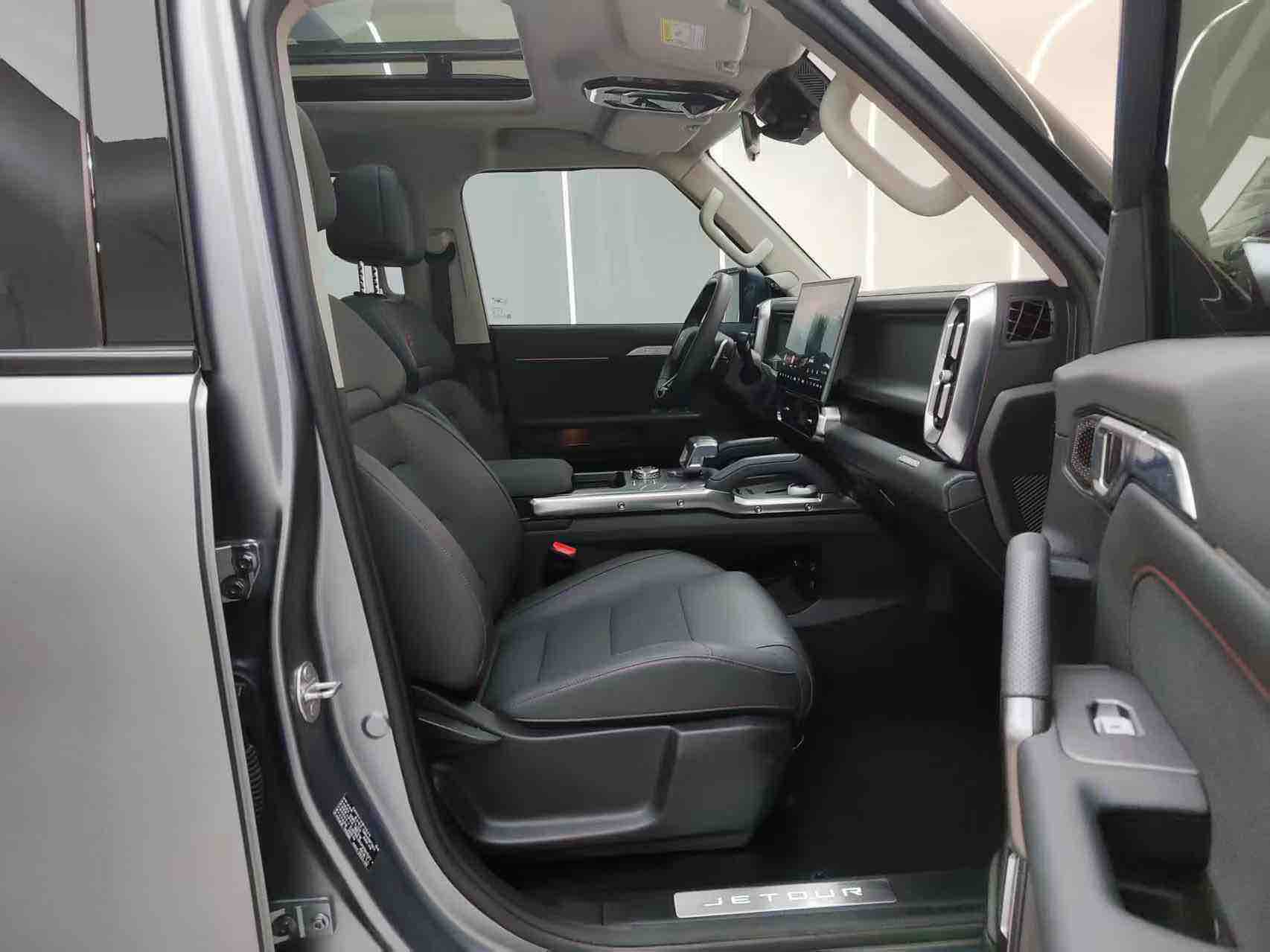 Jetour Traveller 2023 car image #6