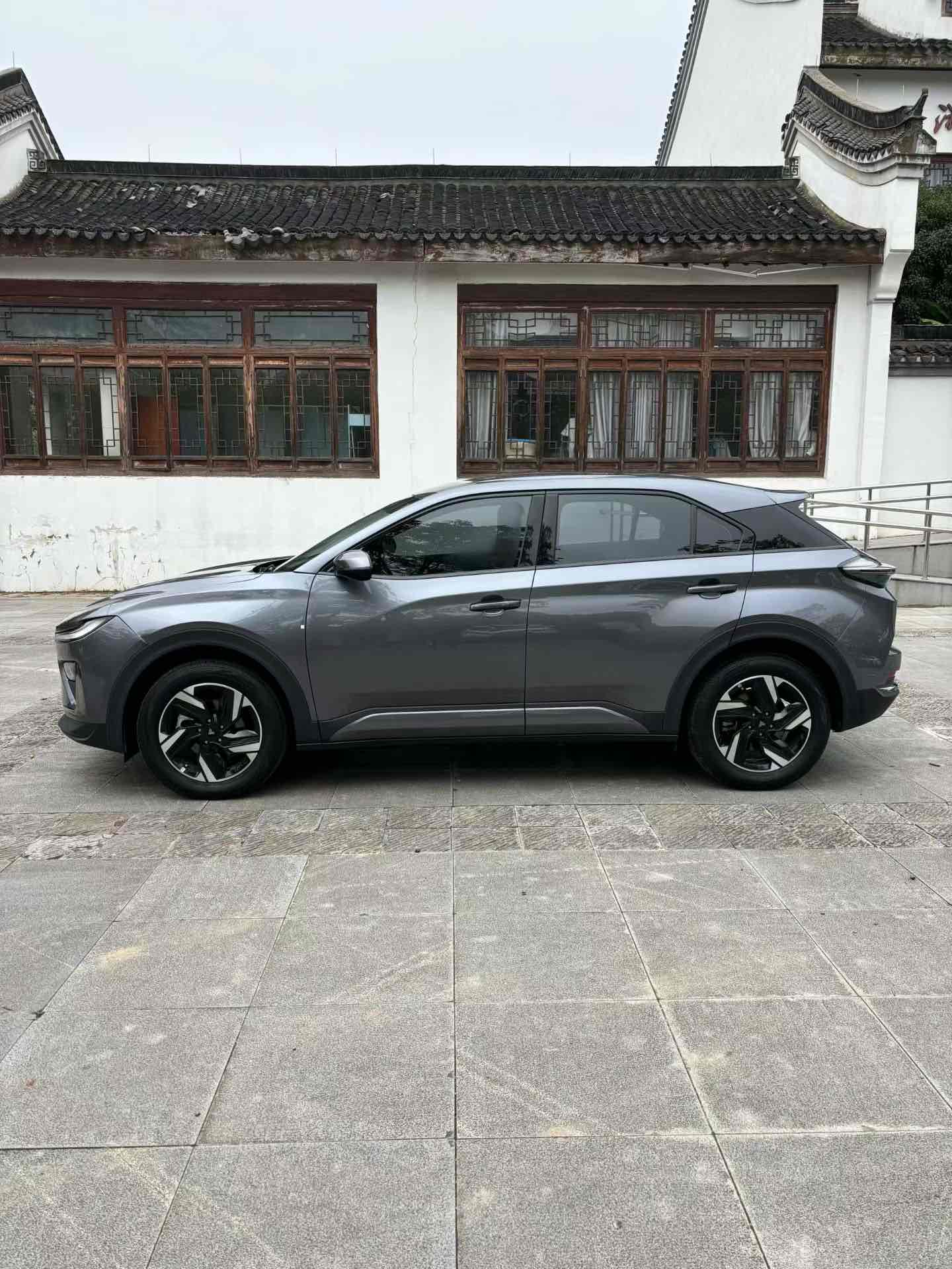 哪吒汽车 哪吒X 2023 #6 哪吒汽车 哪吒X 2023 汽车图片 #6