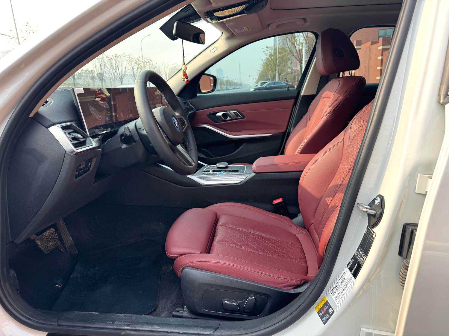 BMW i3 2023 car image #6