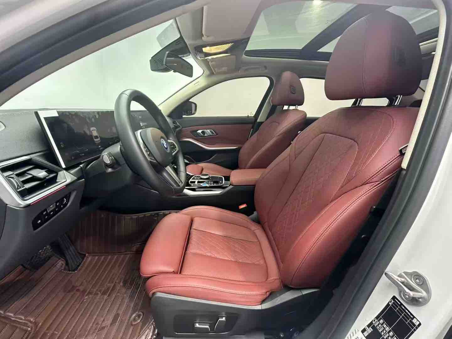 BMW i3 2024 immagine di auto #6