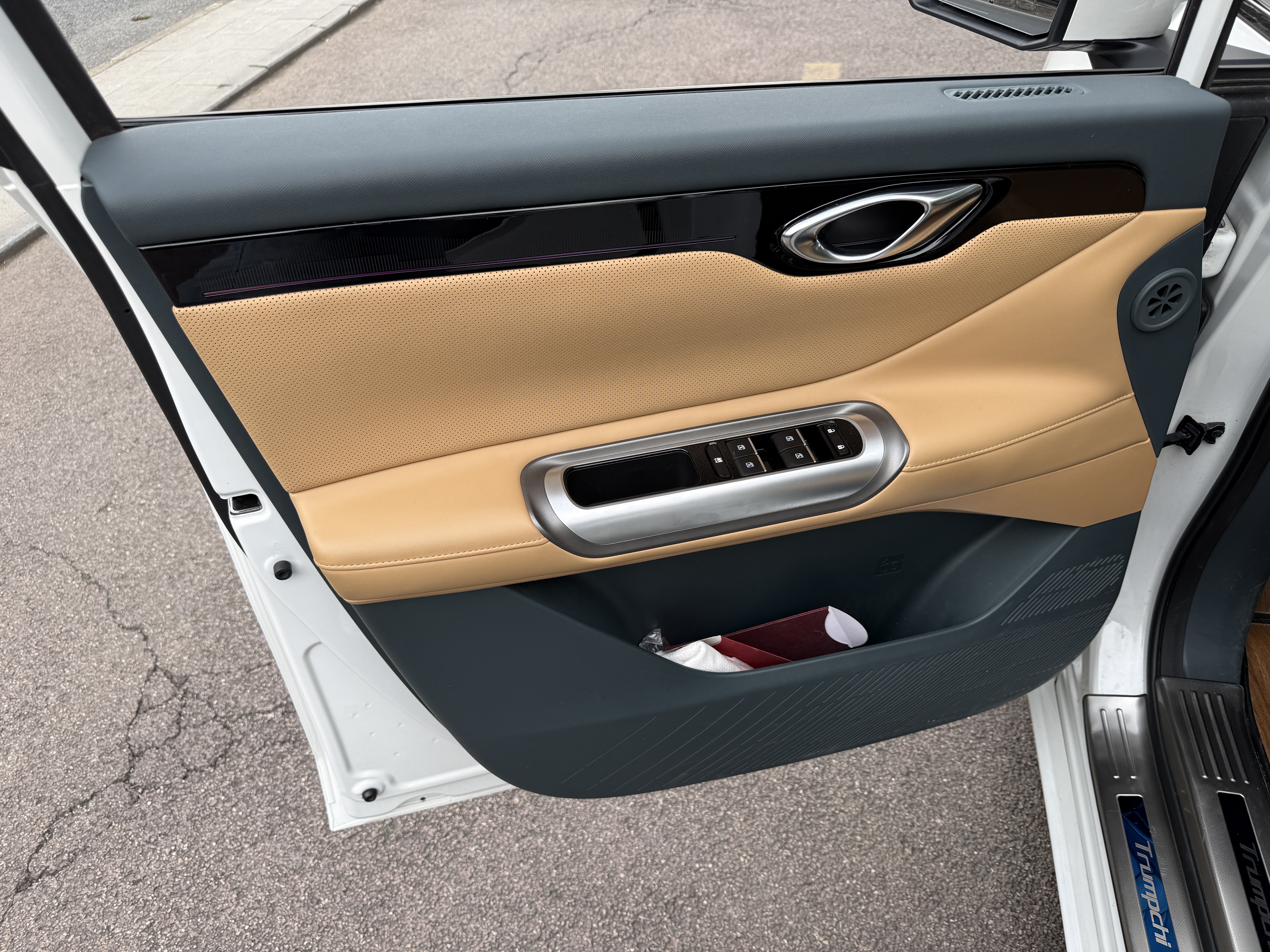 GAC Trumpchi E8 New Energy 2024 car image #6