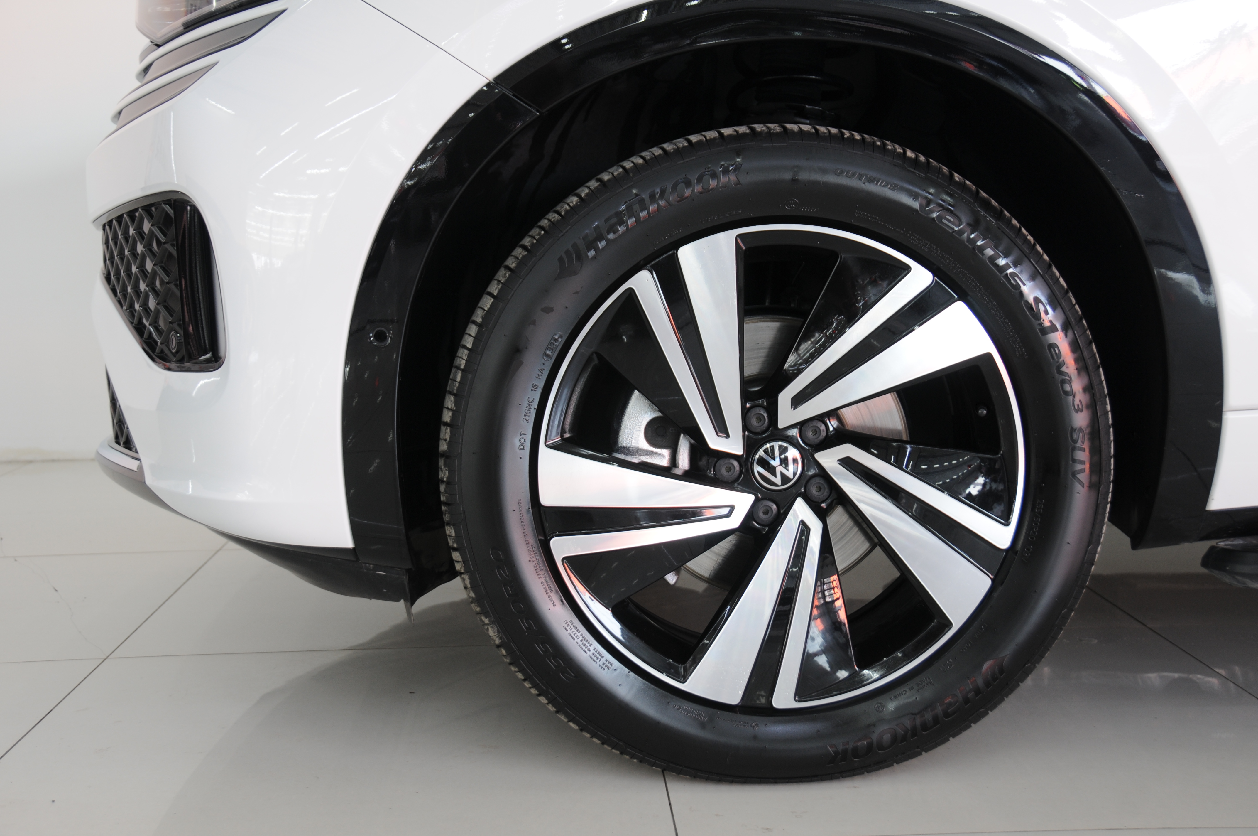 Volkswagen Tavendor 2024 car image #6