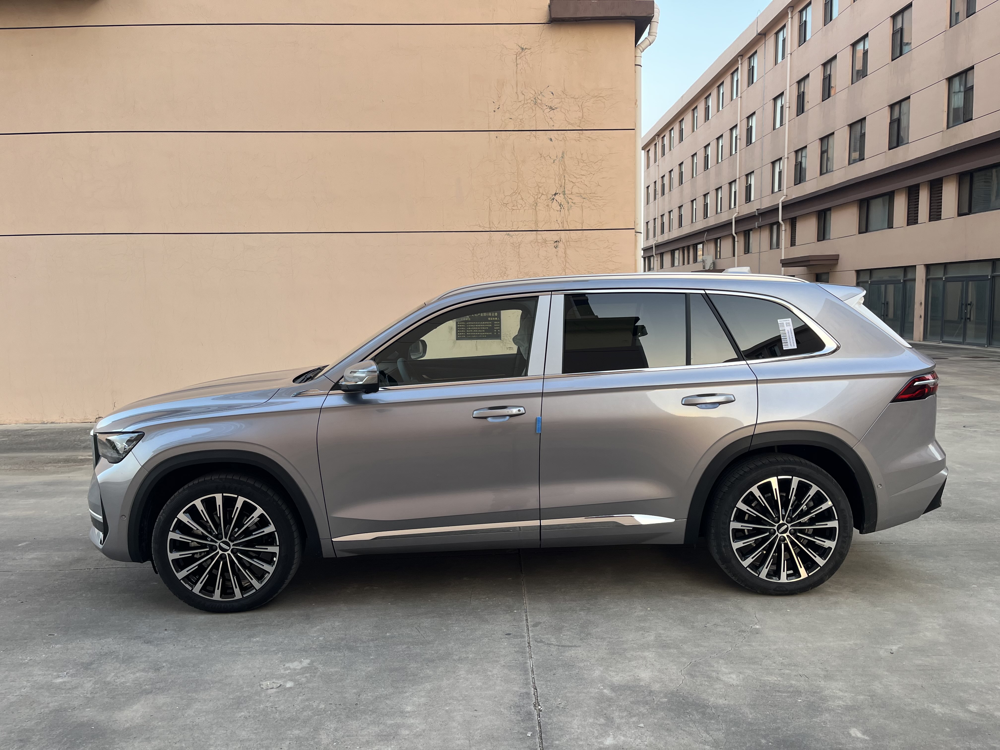 GEELY Monjaro MHEV 2025 immagine di auto #6